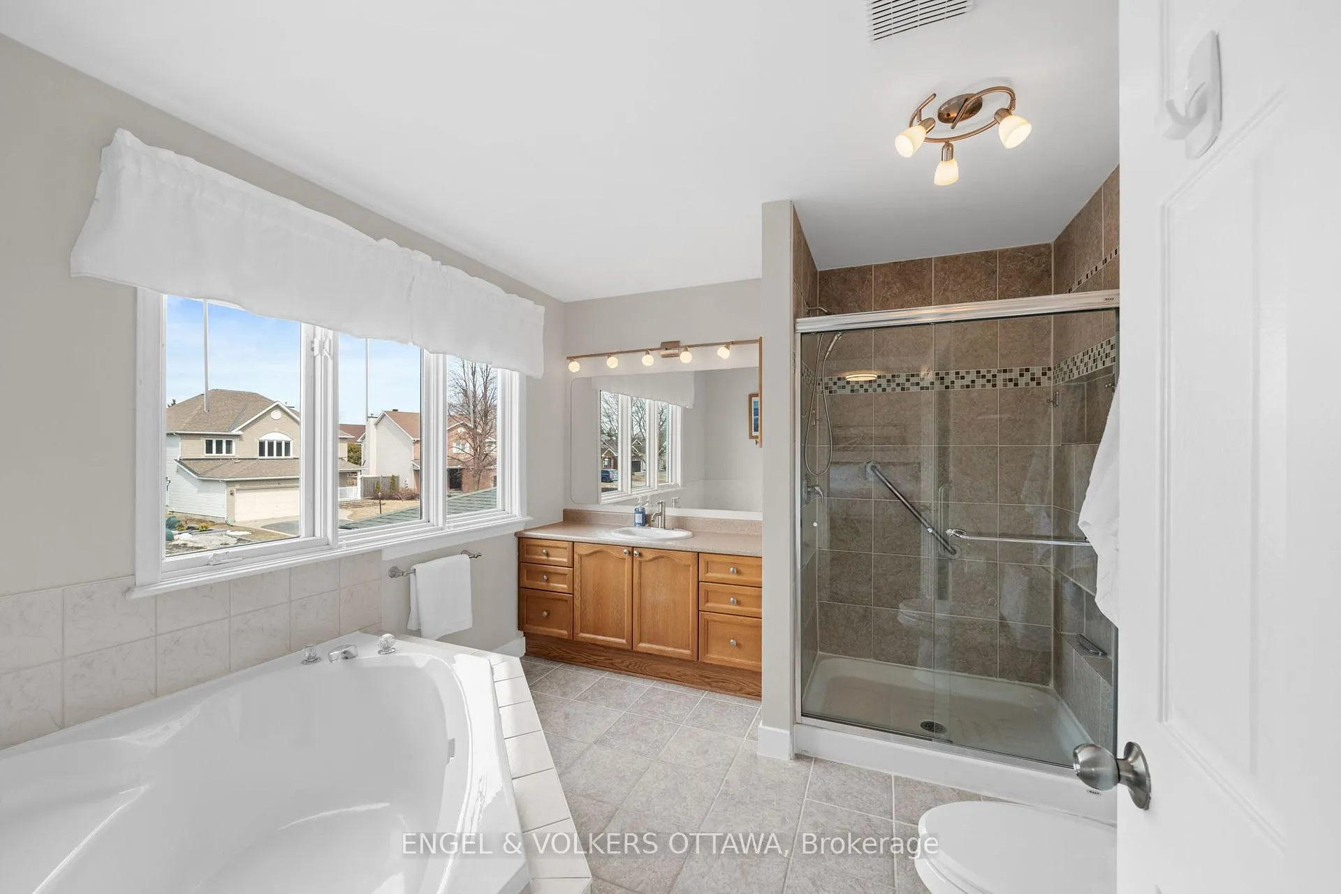 Photo 17 of 16 Mayford Avenue, Ottawa, Barrhaven East — HOMEH