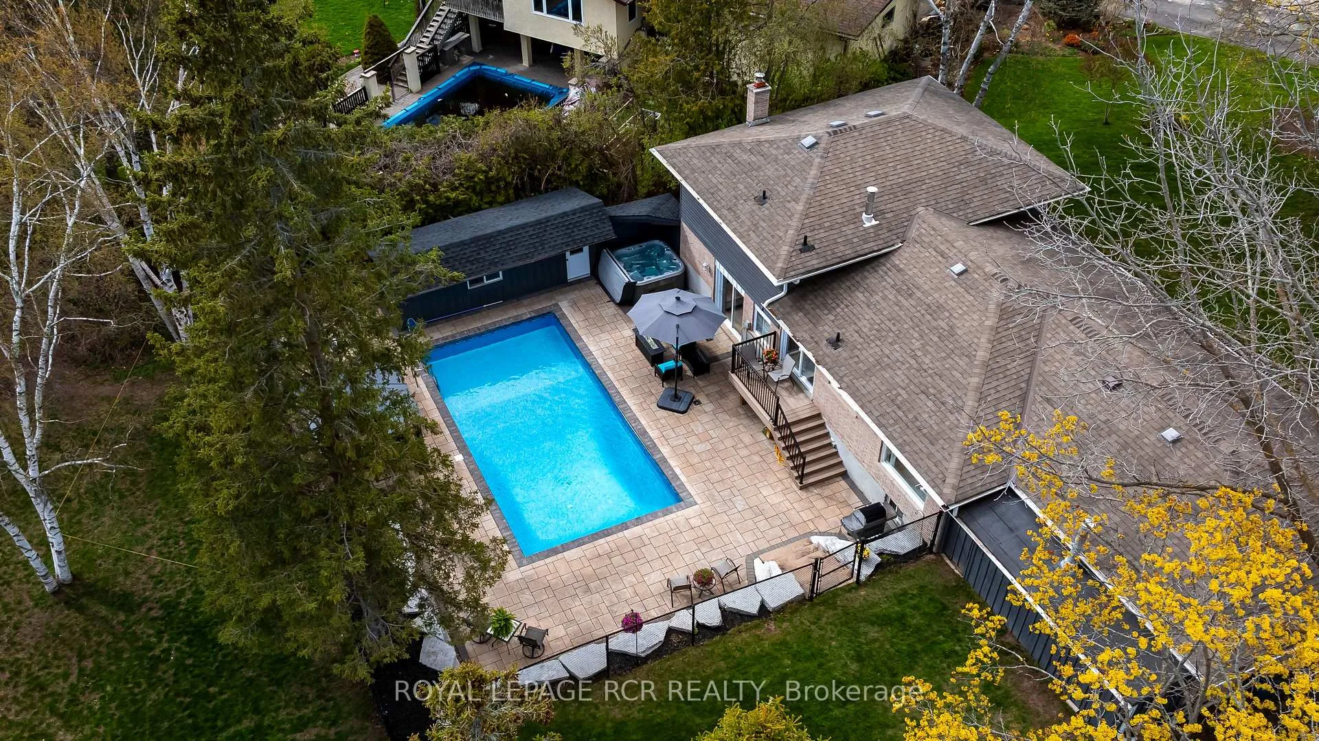 Photo 3 of 48 Glenforest Road, Orangeville — HOMEH