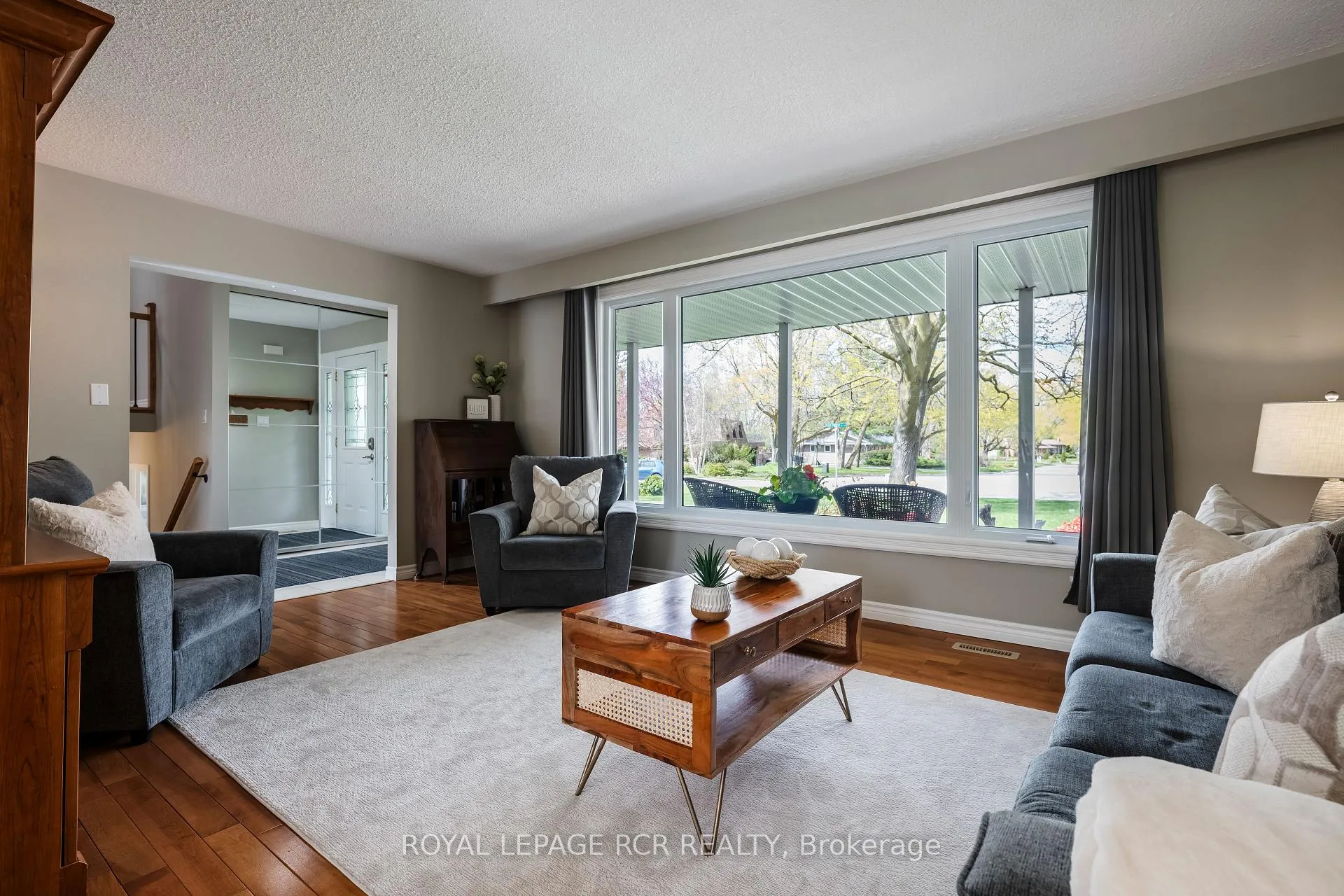 Photo 7 of 48 Glenforest Road, Orangeville — HOMEH