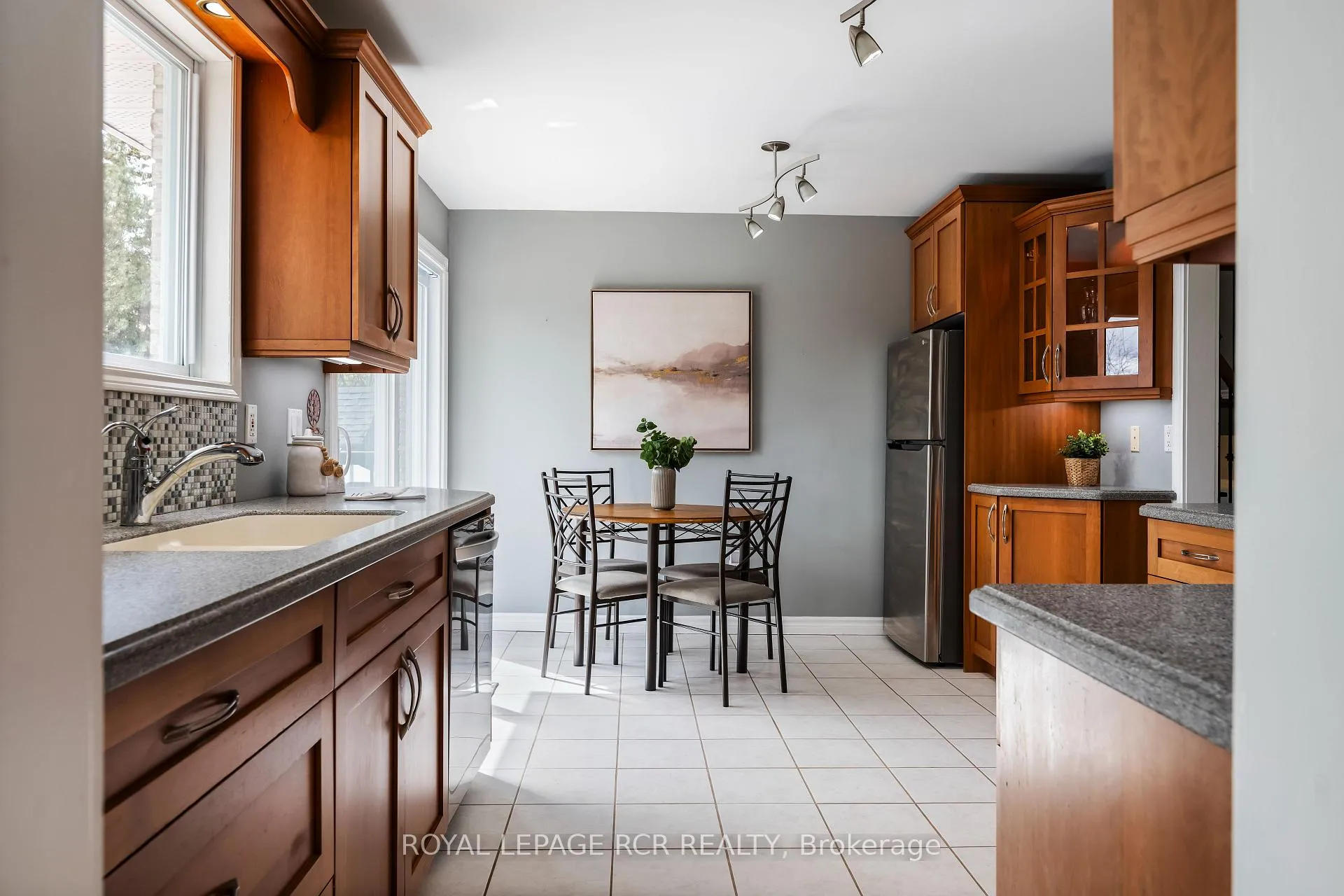 Photo 13 of 48 Glenforest Road, Orangeville — HOMEH