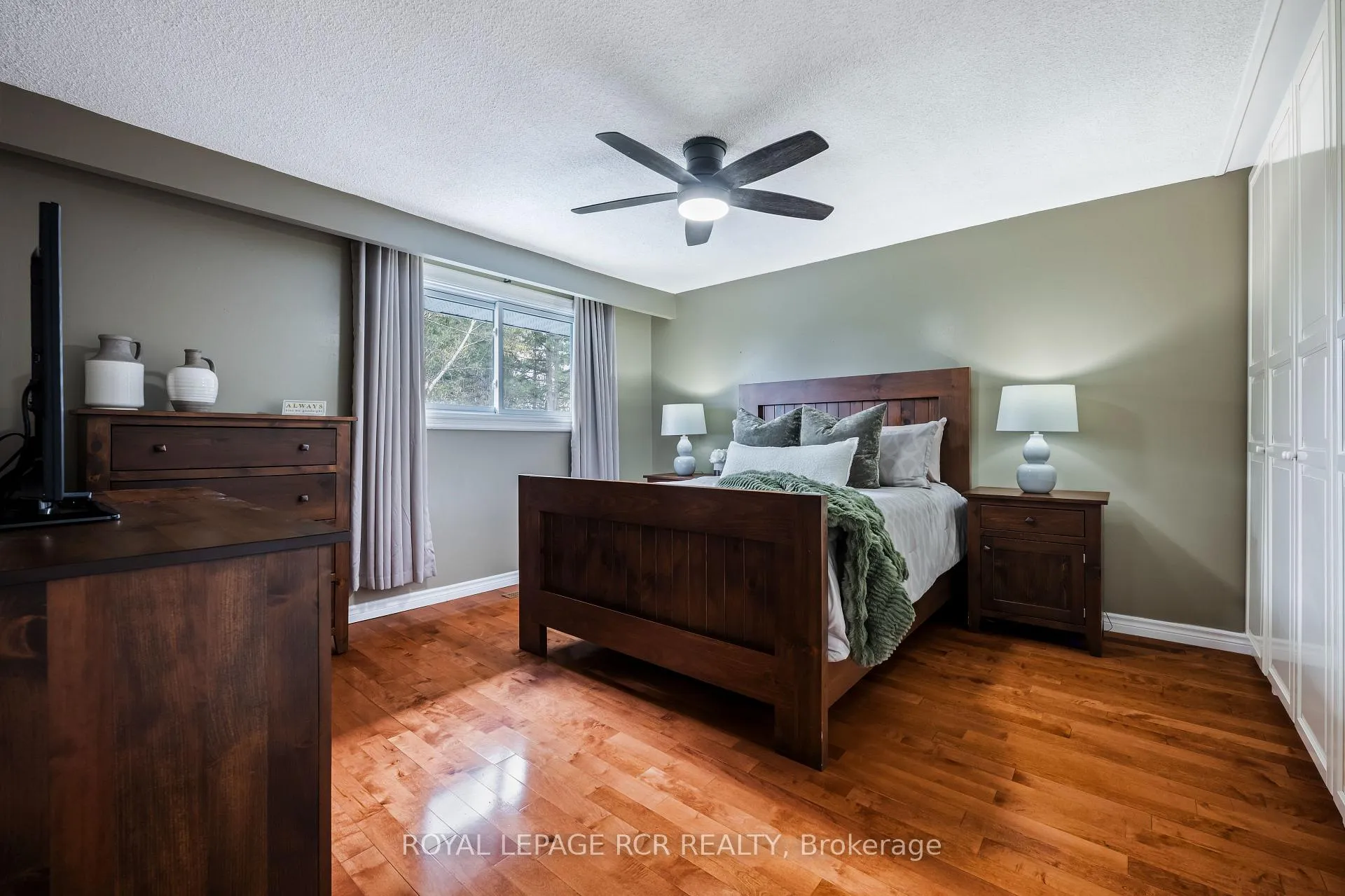 Photo 18 of 48 Glenforest Road, Orangeville — HOMEH