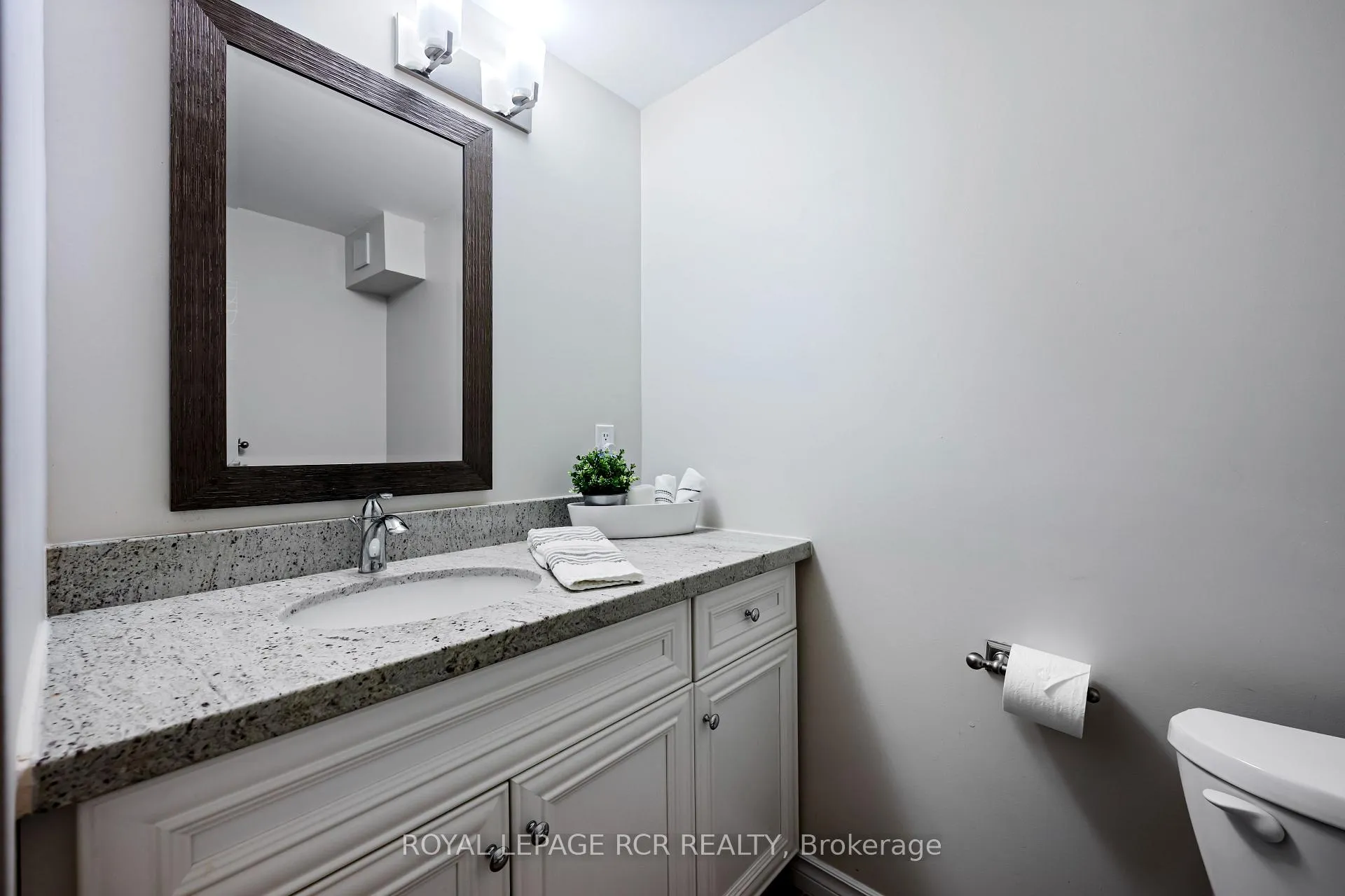 Photo 31 of 48 Glenforest Road, Orangeville — HOMEH