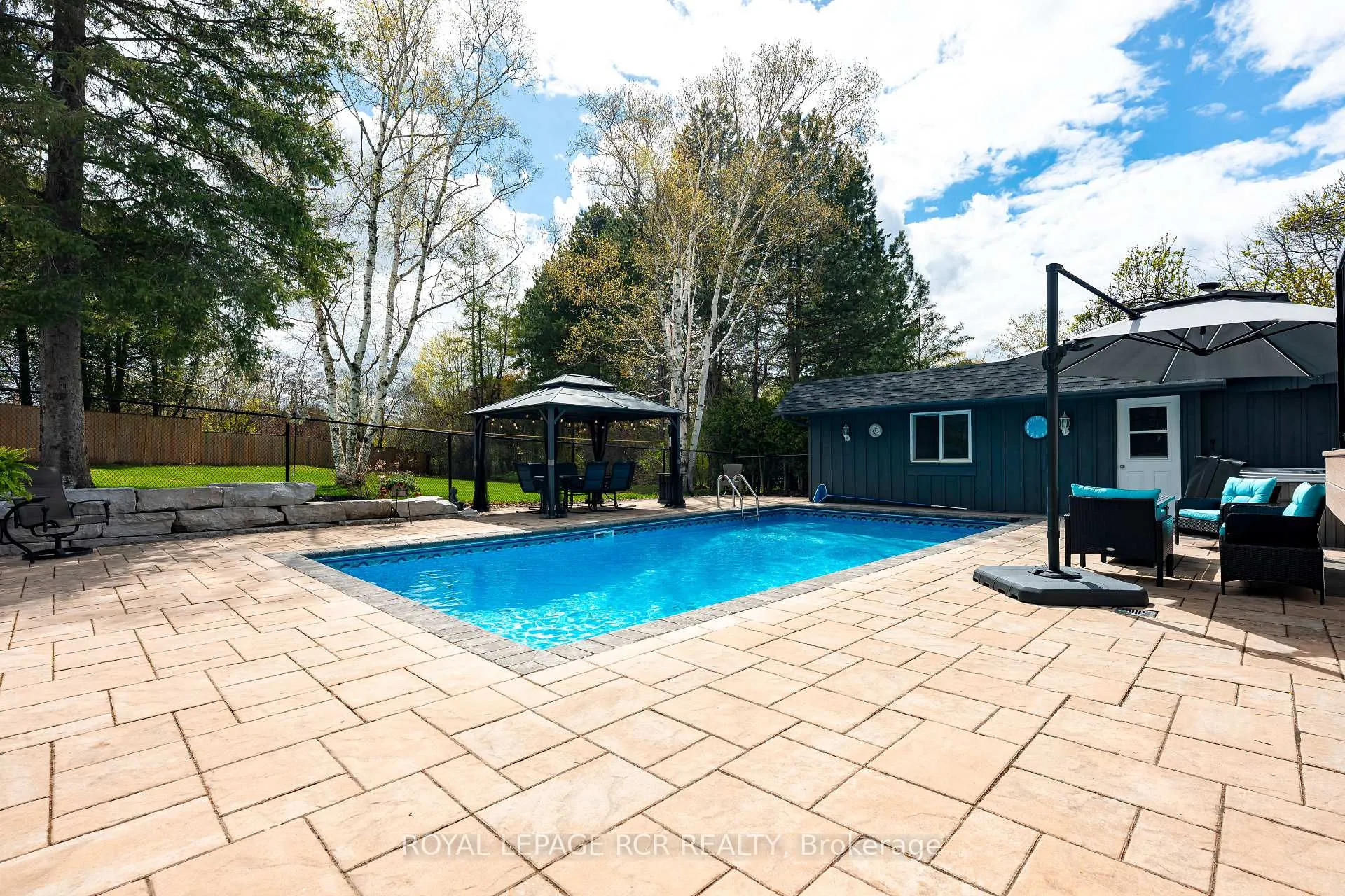 Photo 33 of 48 Glenforest Road, Orangeville — HOMEH