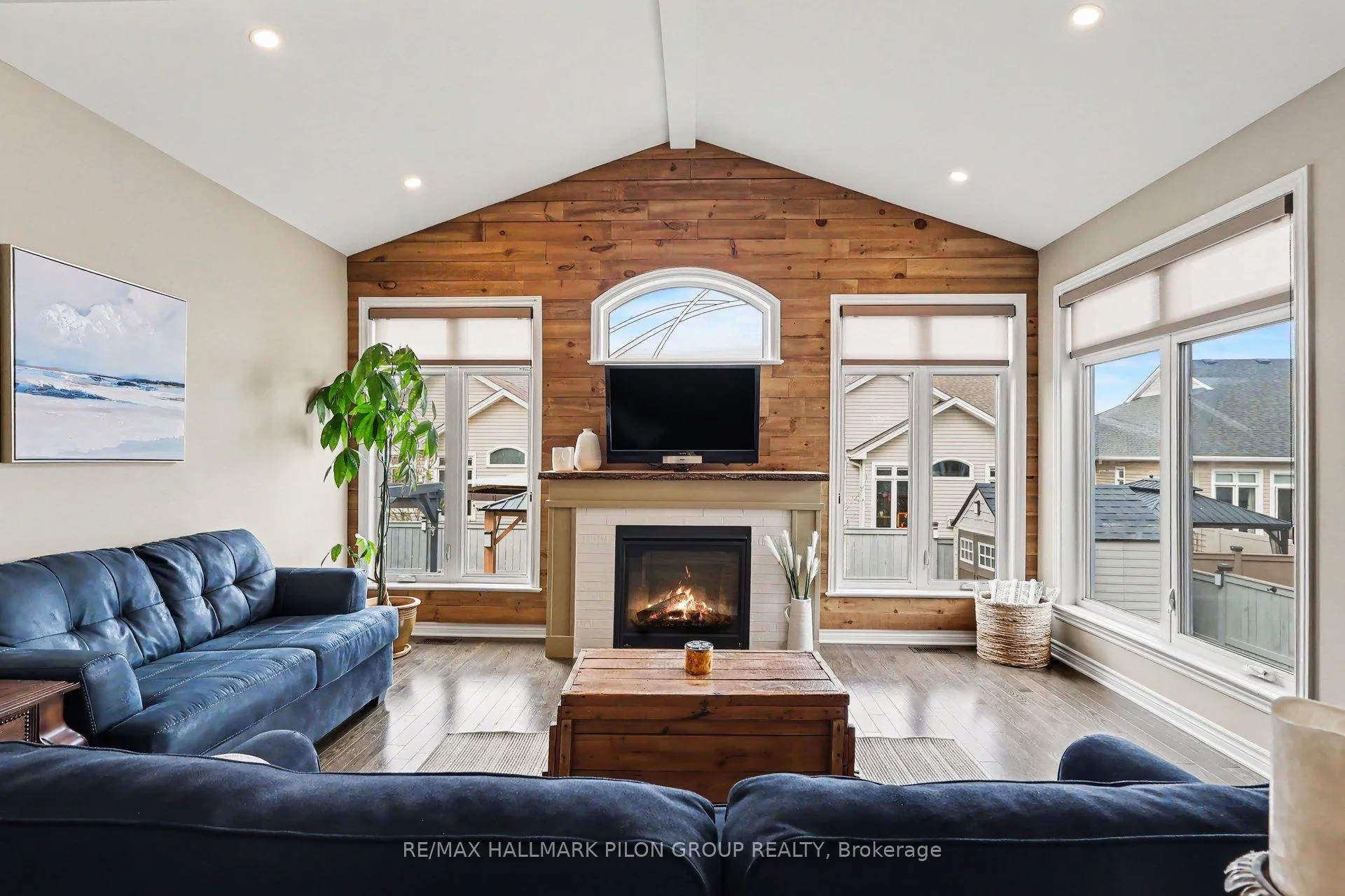 Photo 5 of 819 Tewin Circle, Ottawa, Camelot — HOMEH