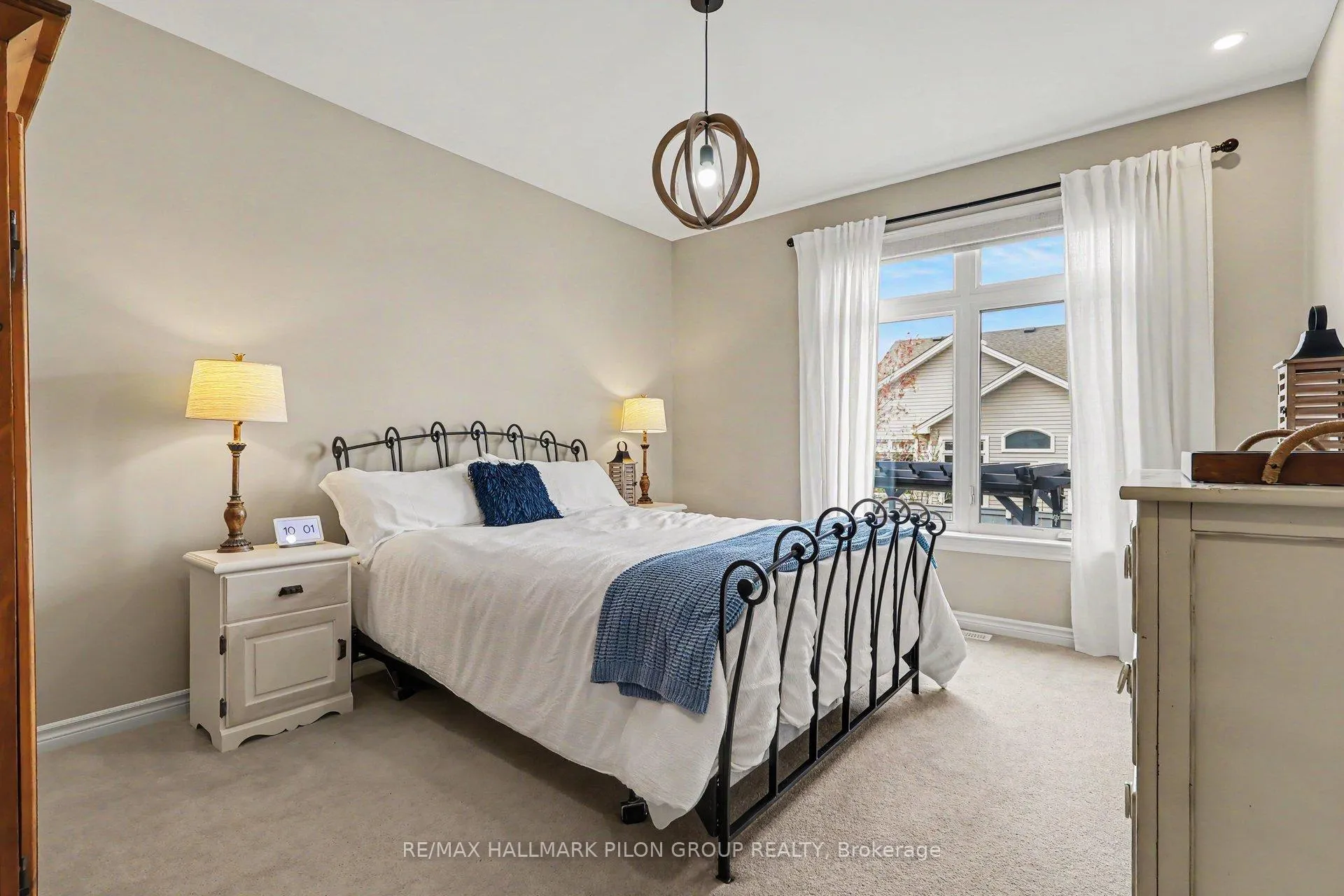 Photo 12 of 819 Tewin Circle, Ottawa, Camelot — HOMEH