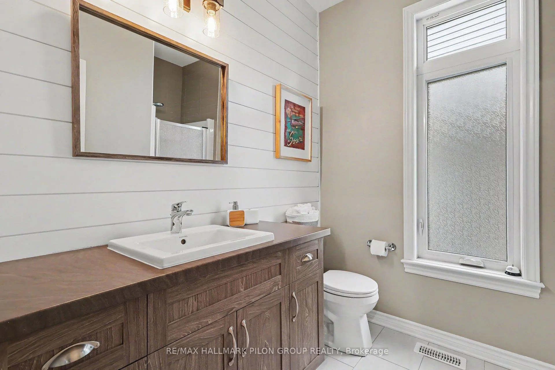 Photo 17 of 819 Tewin Circle, Ottawa, Camelot — HOMEH