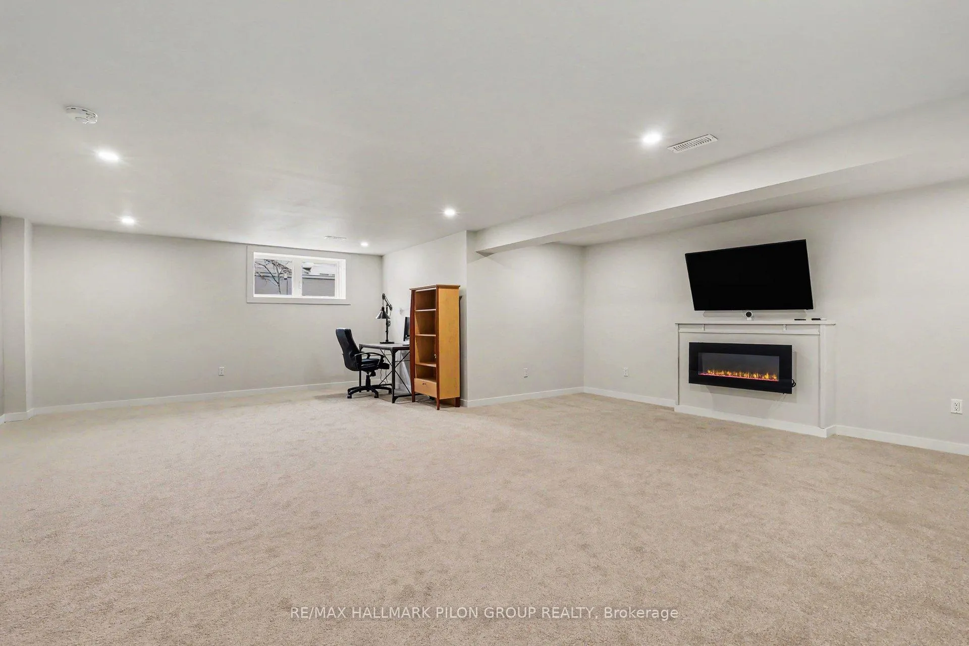 Photo 22 of 819 Tewin Circle, Ottawa, Camelot — HOMEH