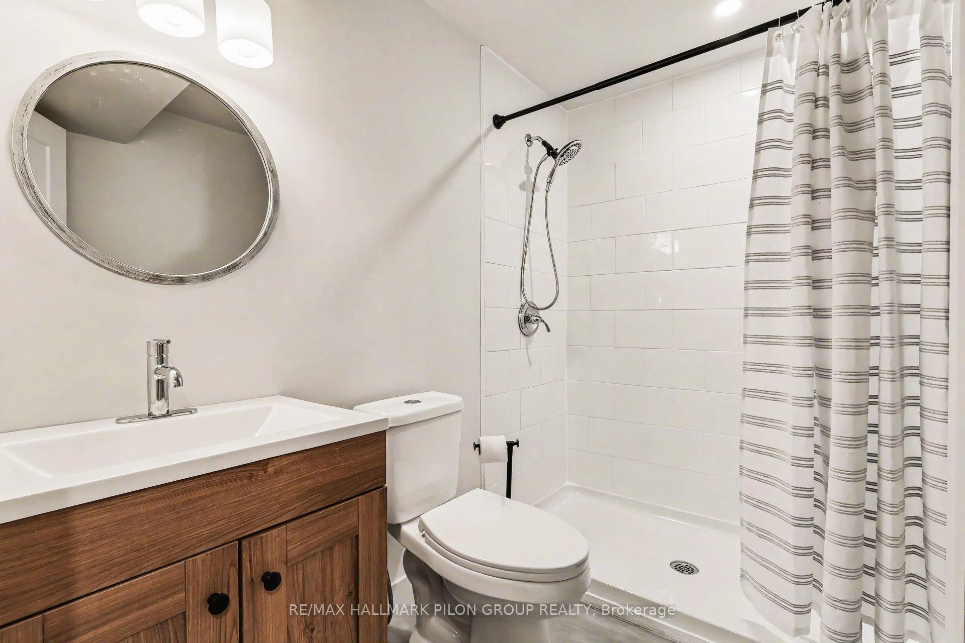 Photo 23 of 819 Tewin Circle, Ottawa, Camelot — HOMEH