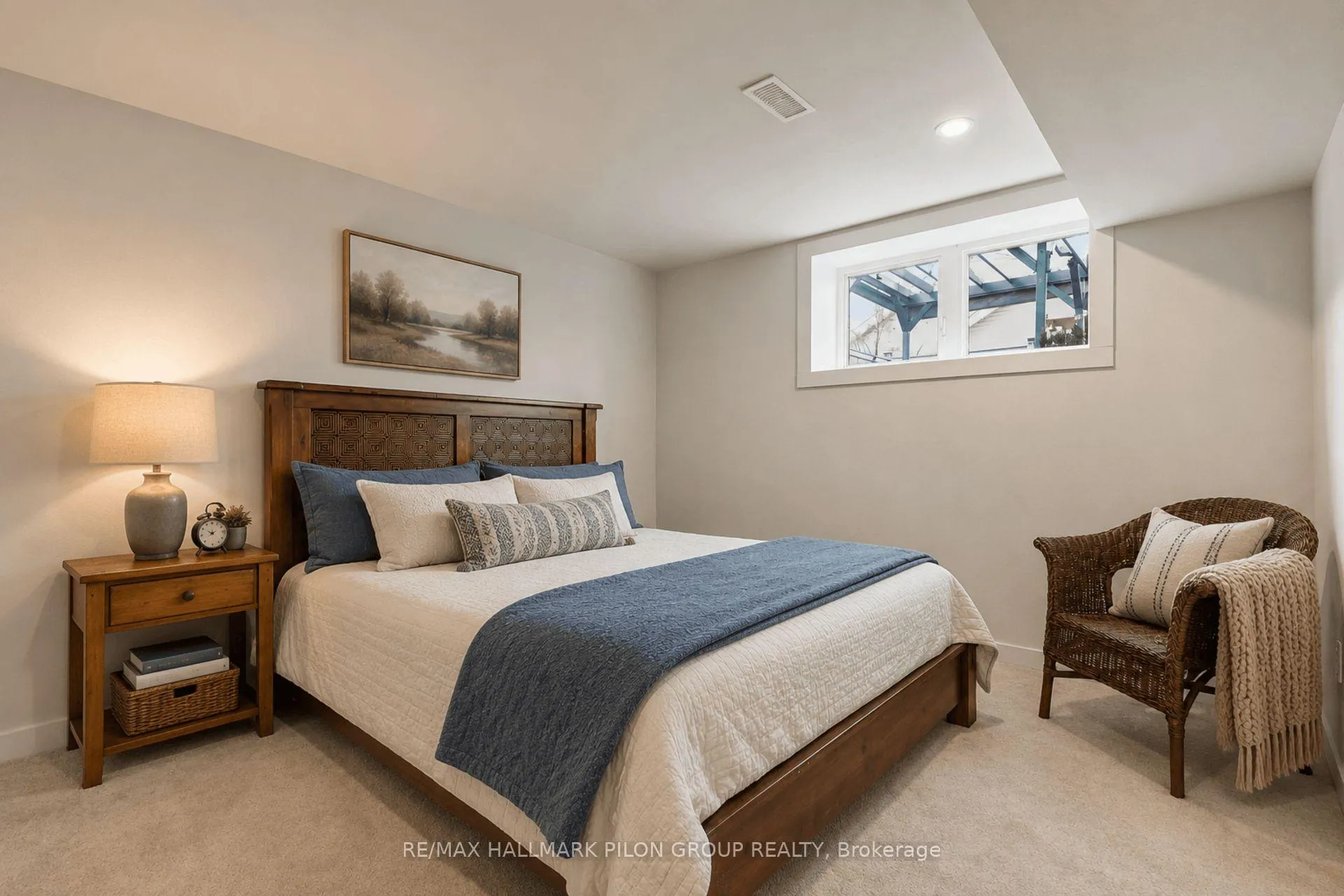 Photo 24 of 819 Tewin Circle, Ottawa, Camelot — HOMEH
