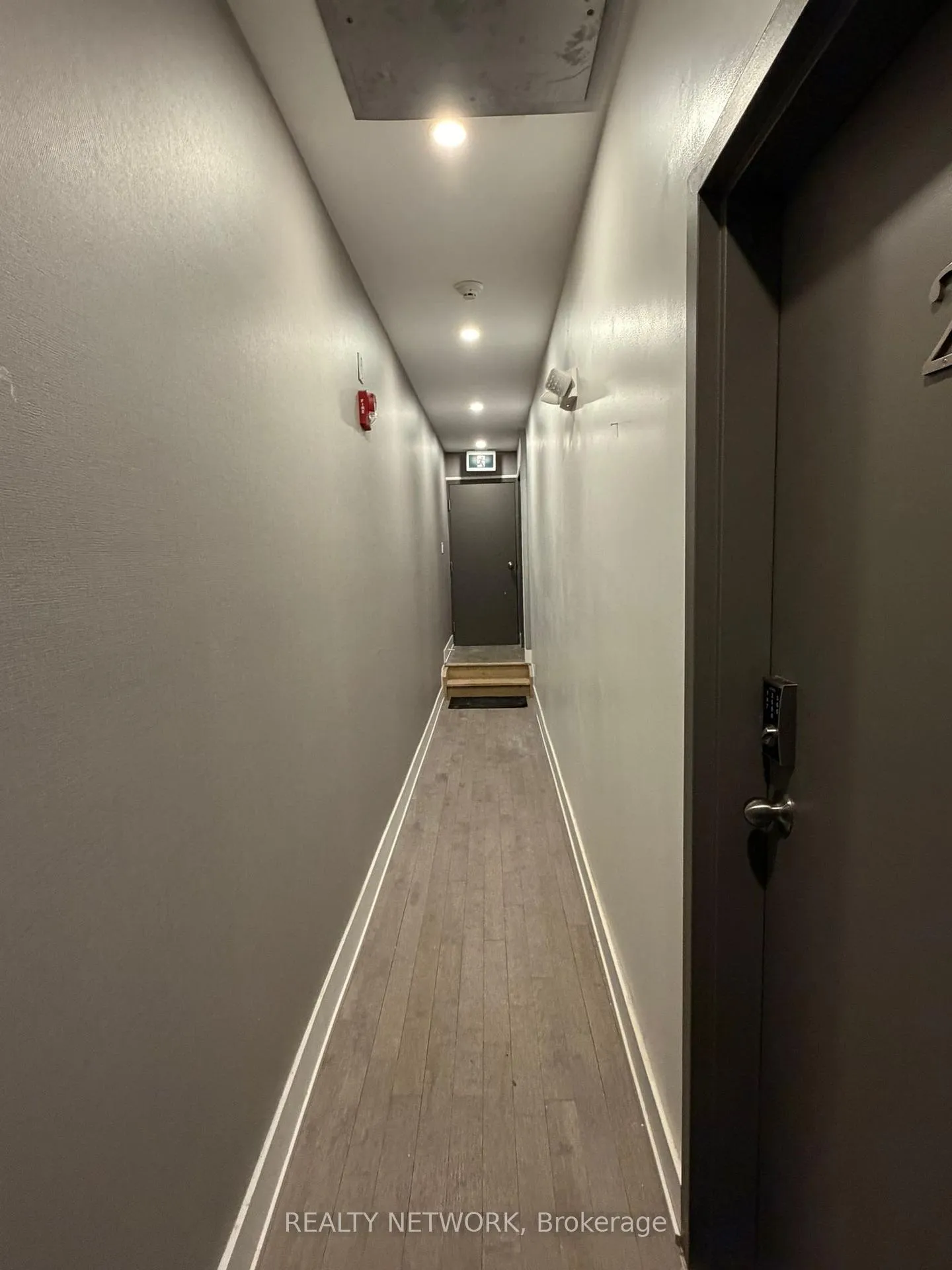 Photo 8 of 1415 Gerrard Street E, Toronto, Greenwood-Coxwell — HOMEH
