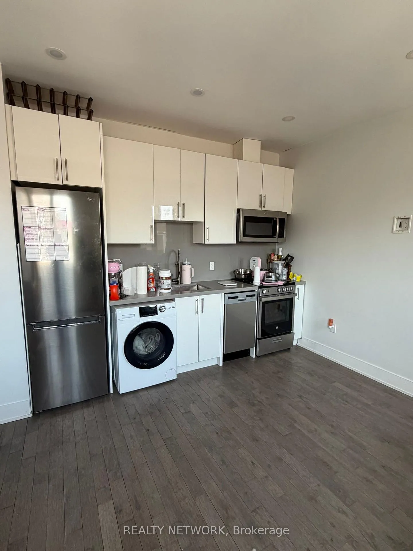 Photo 16 of 1415 Gerrard Street E, Toronto, Greenwood-Coxwell — HOMEH