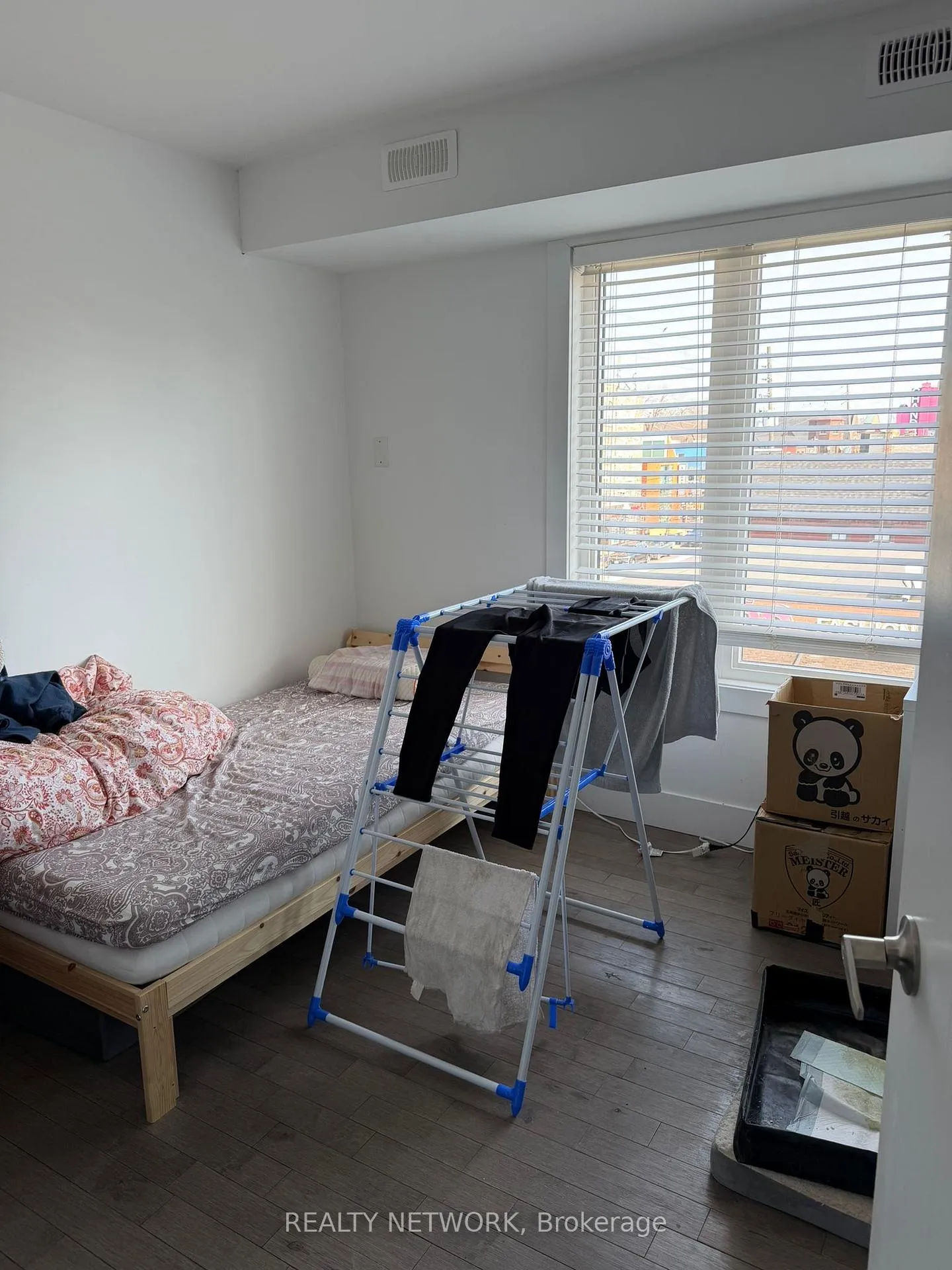 Photo 19 of 1415 Gerrard Street E, Toronto, Greenwood-Coxwell — HOMEH