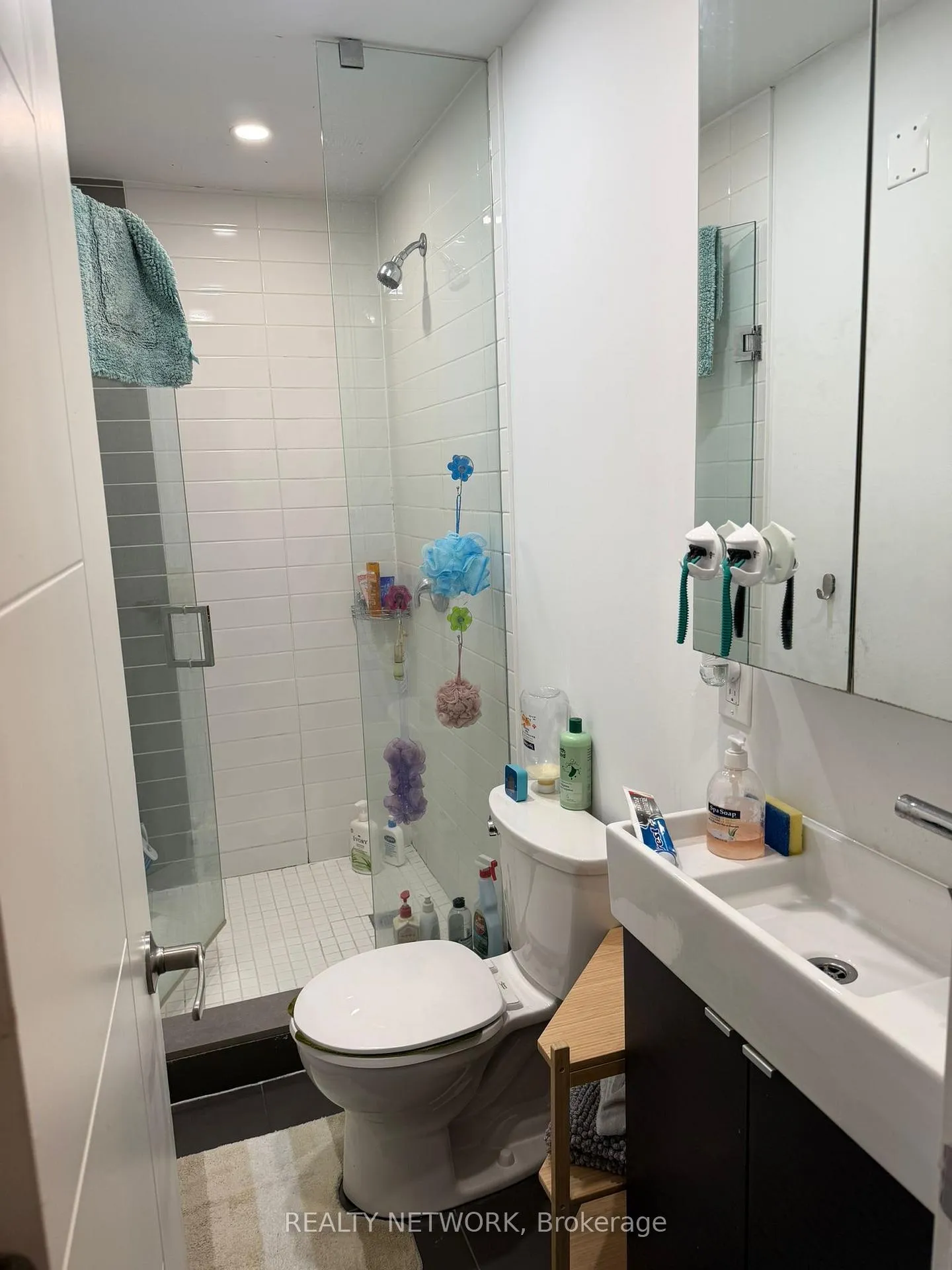 Photo 23 of 1415 Gerrard Street E, Toronto, Greenwood-Coxwell — HOMEH