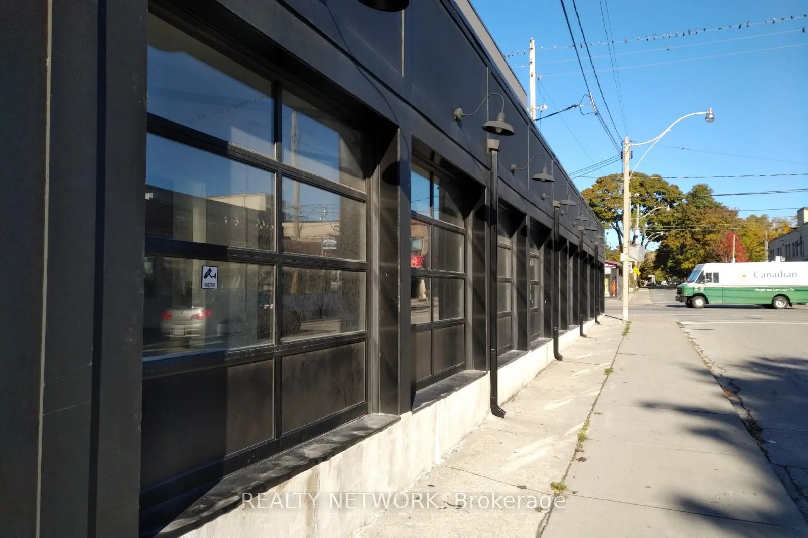 Photo 32 of 1415 Gerrard Street E, Toronto, Greenwood-Coxwell — HOMEH