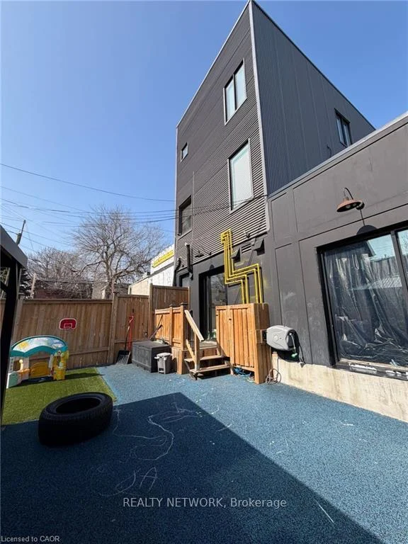 Photo 46 of 1415 Gerrard Street E, Toronto, Greenwood-Coxwell — HOMEH