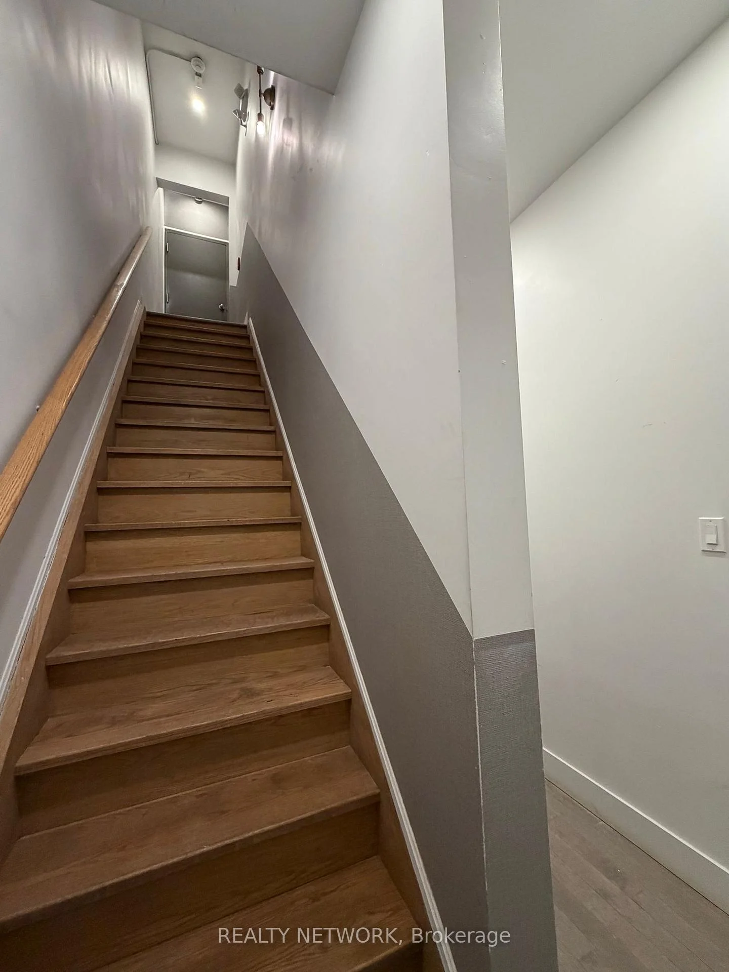 Photo 51 of 1415 Gerrard Street E, Toronto, Greenwood-Coxwell — HOMEH