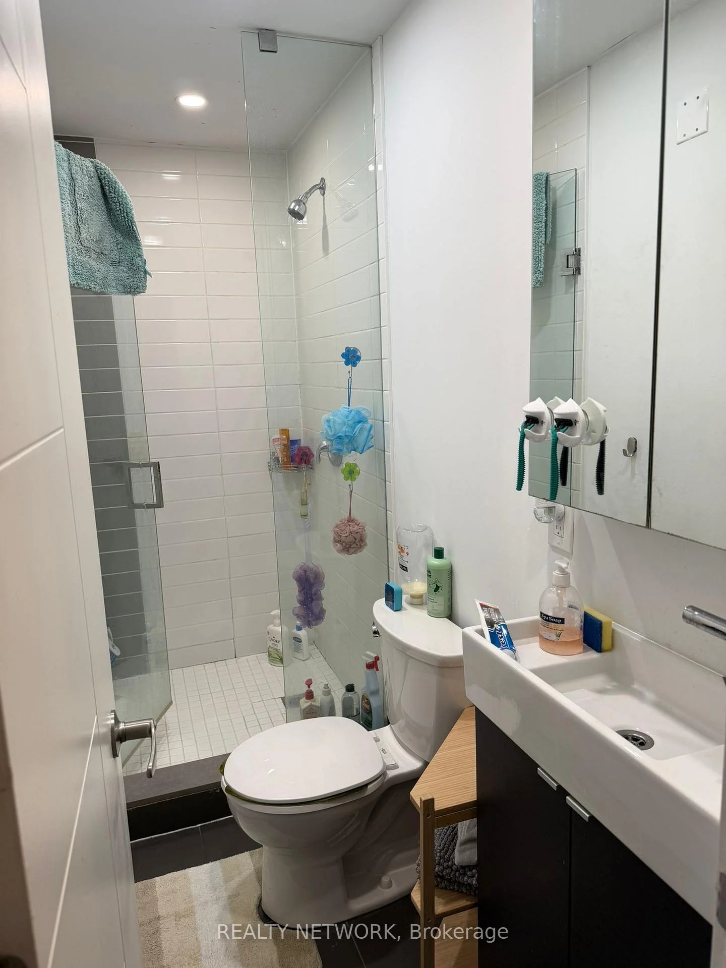 Photo 55 of 1415 Gerrard Street E, Toronto, Greenwood-Coxwell — HOMEH