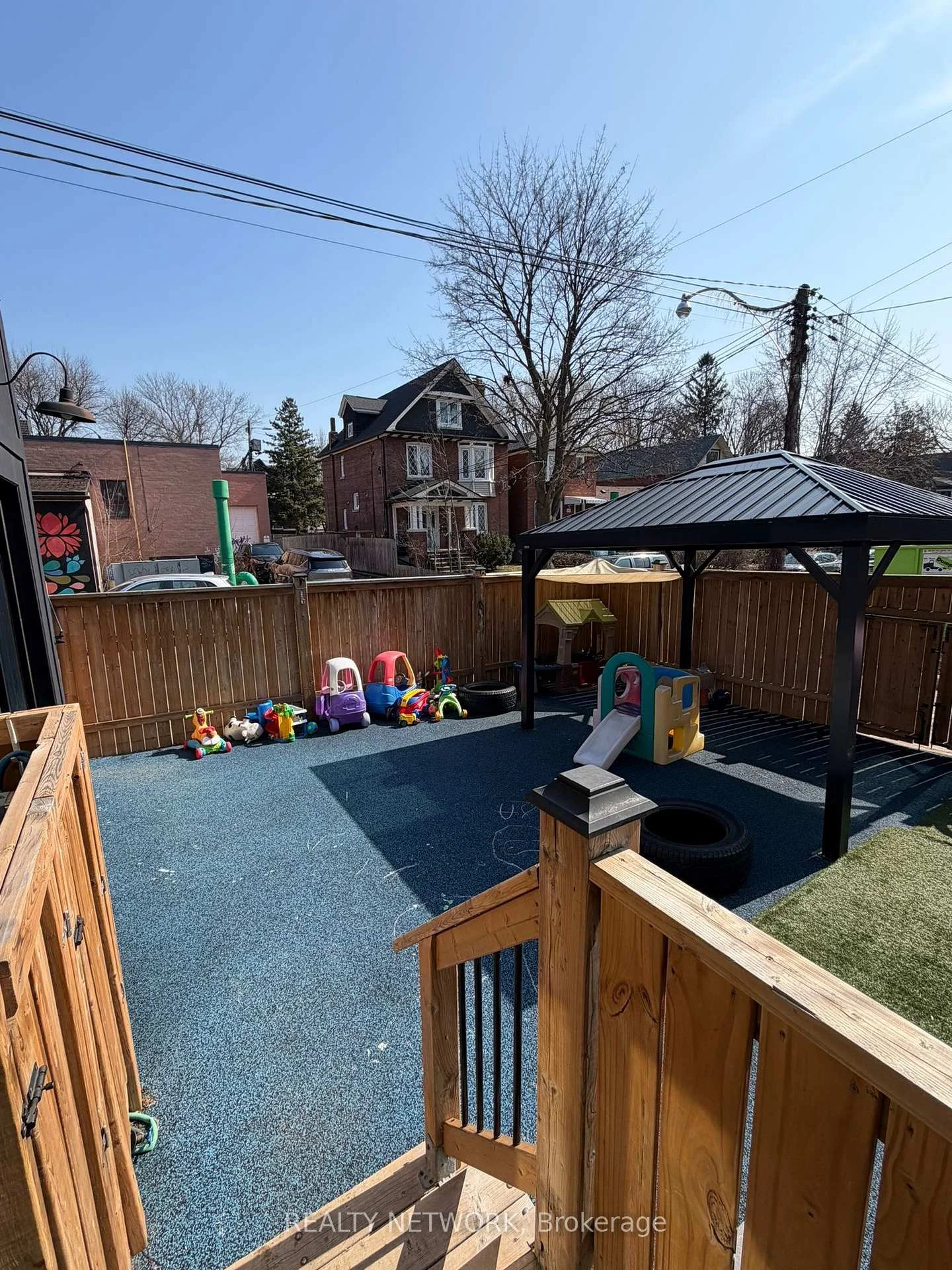 Photo 67 of 1415 Gerrard Street E, Toronto, Greenwood-Coxwell — HOMEH