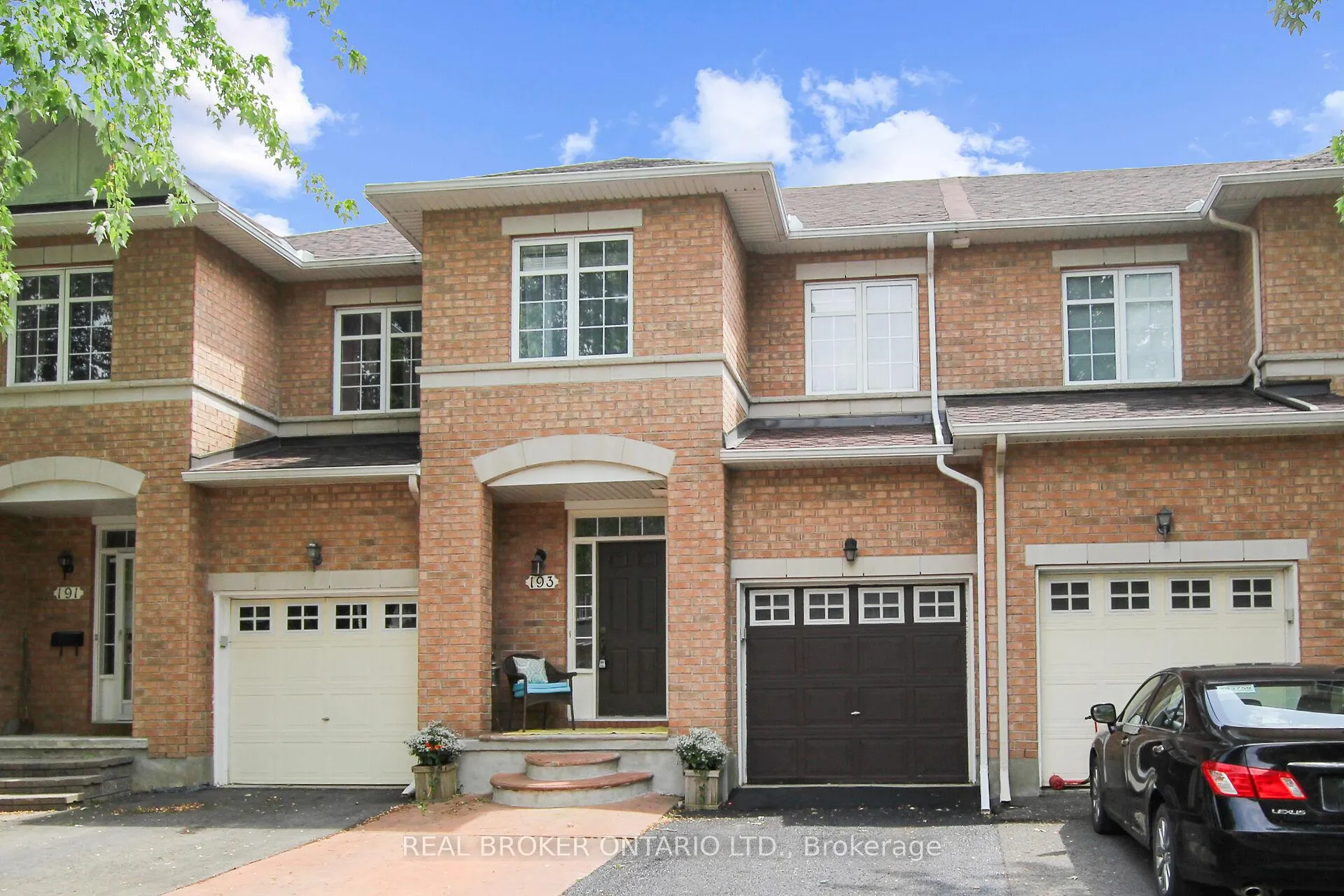 Front of 193 Deercroft Avenue