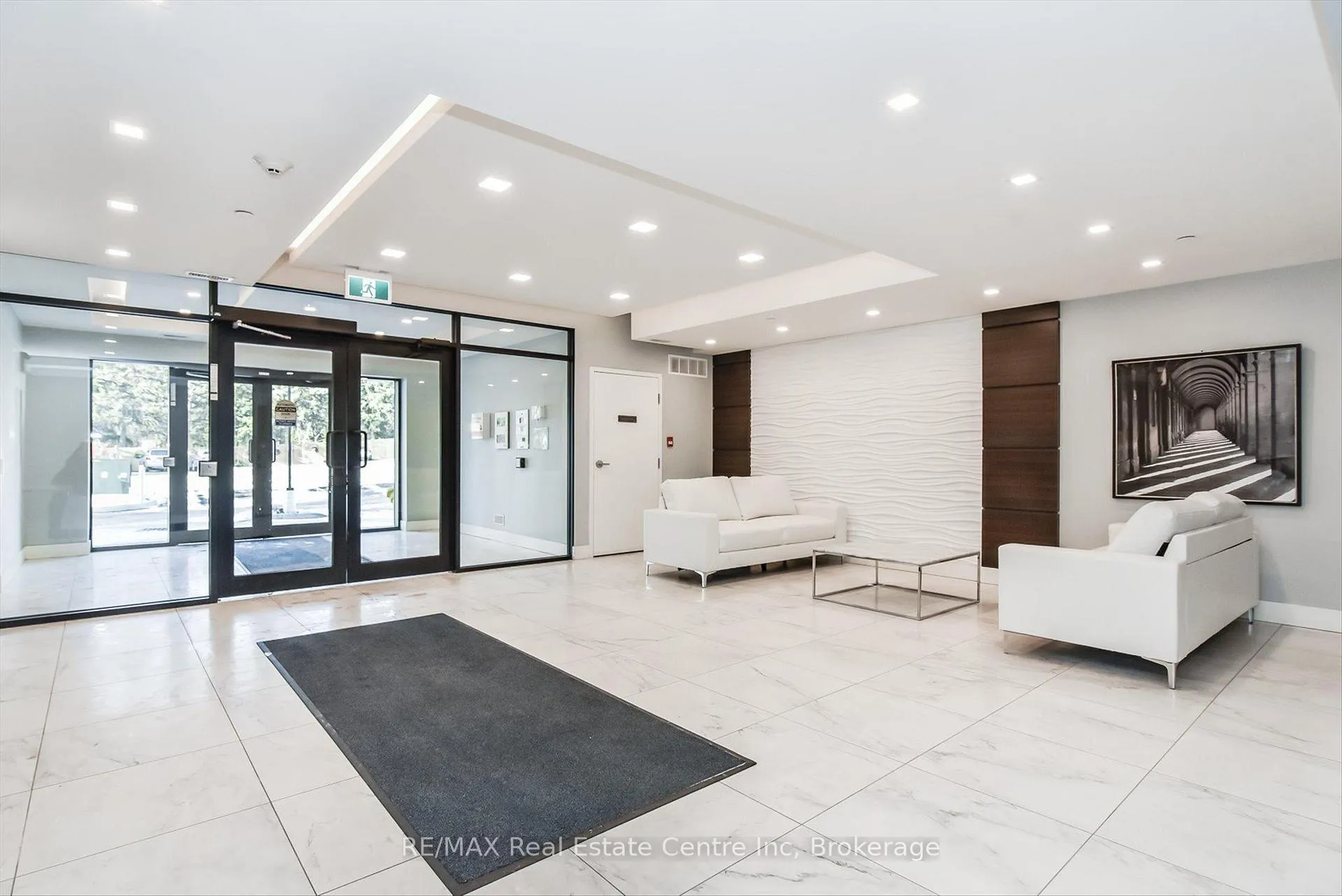 Photo 3 of Unit 210, 1280 Gordon Street, Guelph, Kortright East — HOMEH