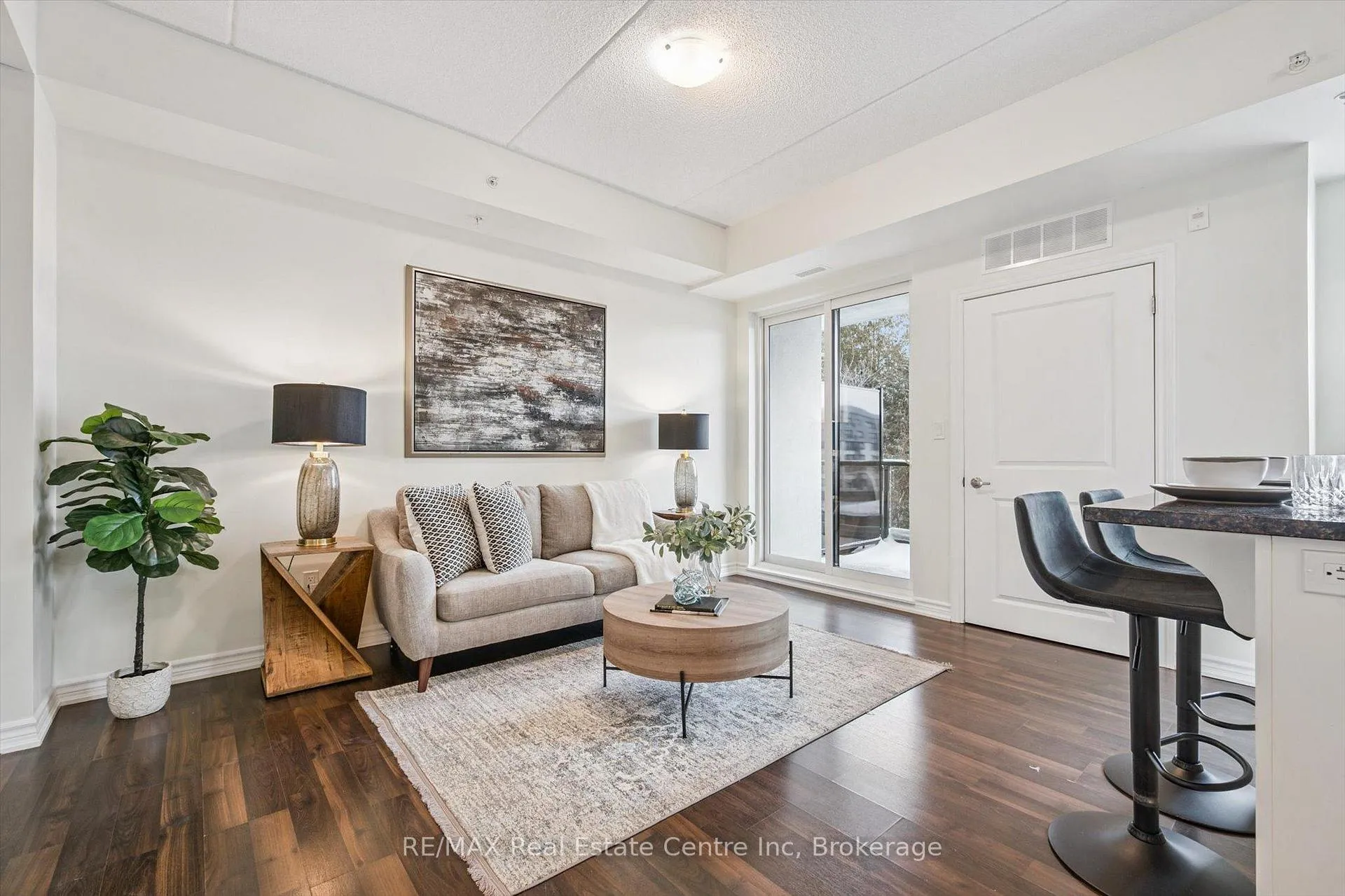 Photo 5 of Unit 210, 1280 Gordon Street, Guelph, Kortright East — HOMEH