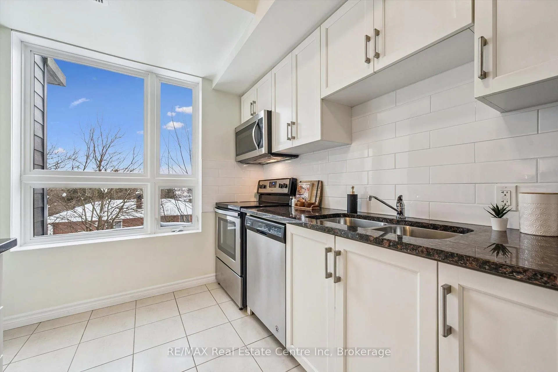 Photo 9 of Unit 210, 1280 Gordon Street, Guelph, Kortright East — HOMEH