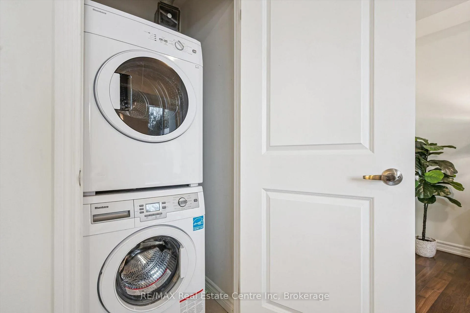 Photo 15 of Unit 210, 1280 Gordon Street, Guelph, Kortright East — HOMEH