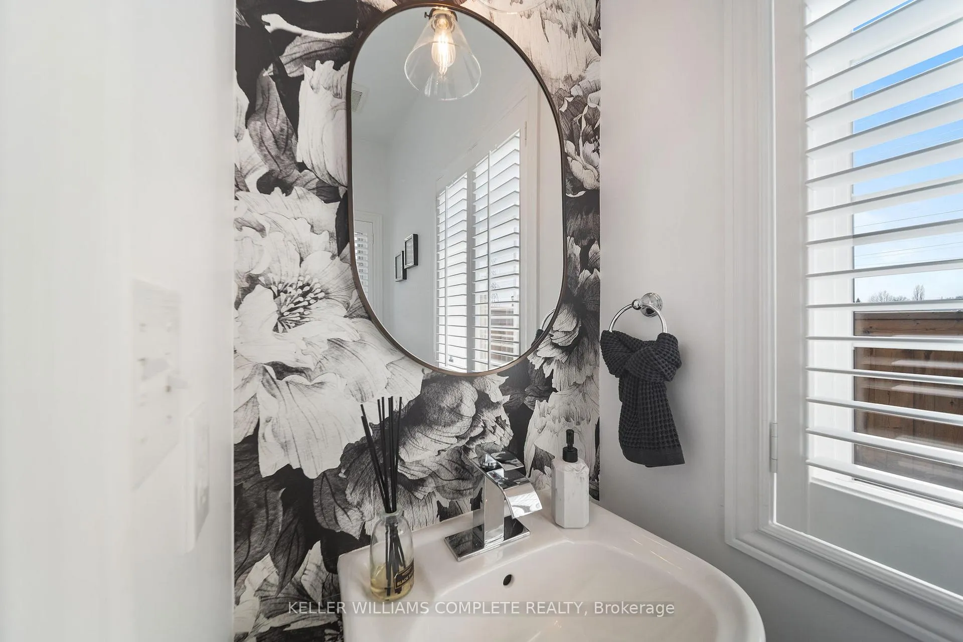 Photo 11 of Unit 16, 21 Madonna Drive, Hamilton, Villages of Glancaster — HOMEH