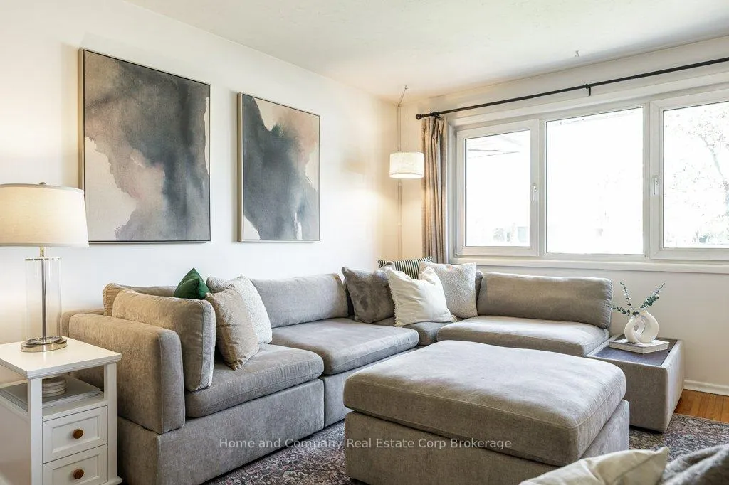 Photo 3 of 228 Redford Crescent, Stratford — HOMEH