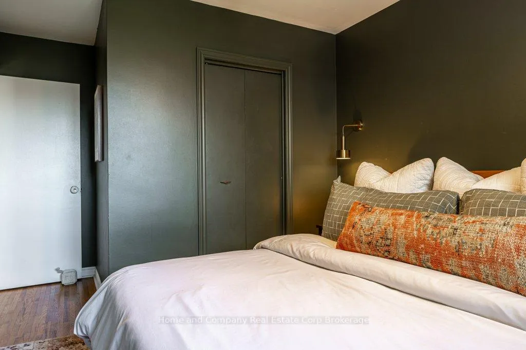 Photo 11 of 228 Redford Crescent, Stratford — HOMEH