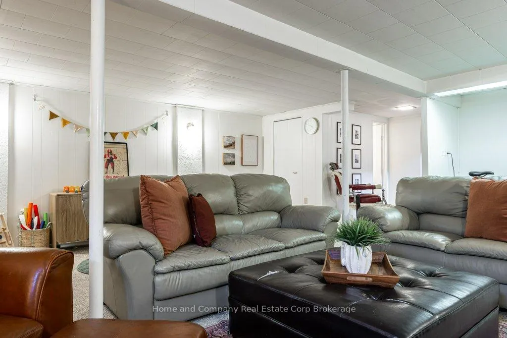 Photo 18 of 228 Redford Crescent, Stratford — HOMEH