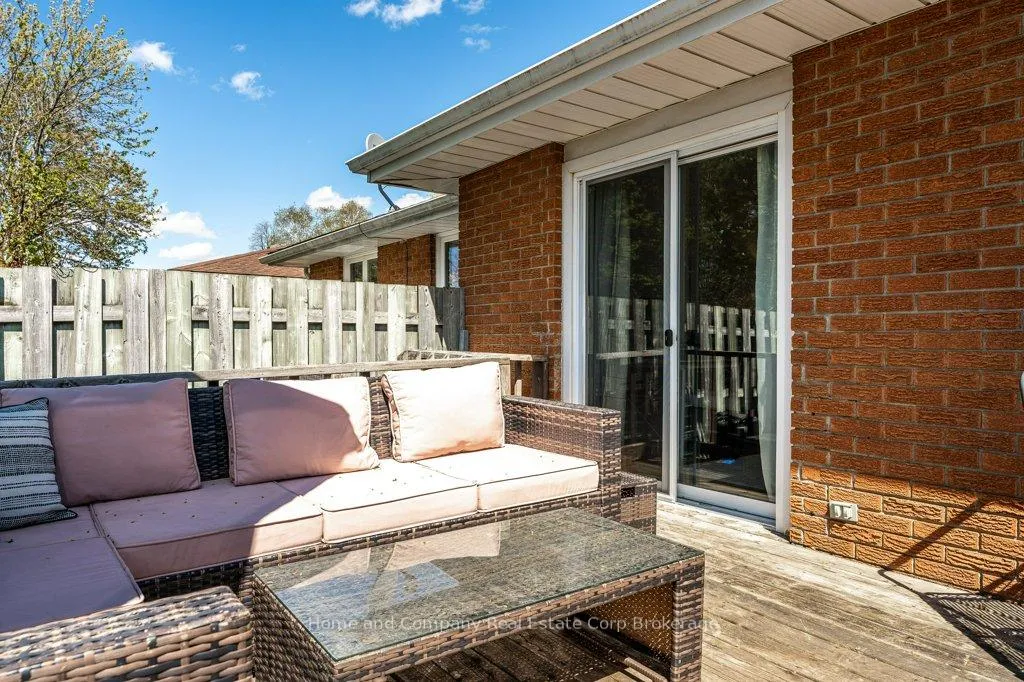 Photo 23 of 228 Redford Crescent, Stratford — HOMEH