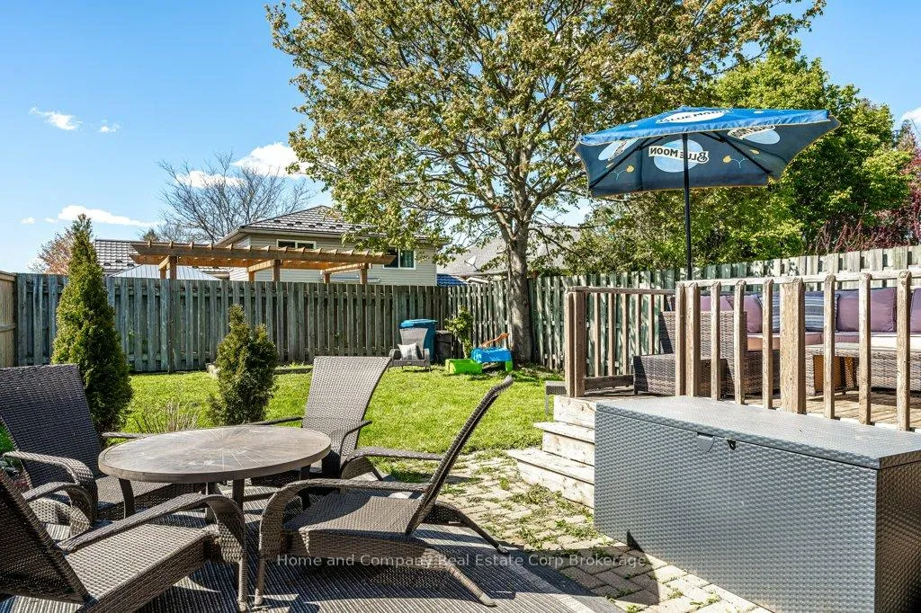 Photo 25 of 228 Redford Crescent, Stratford — HOMEH