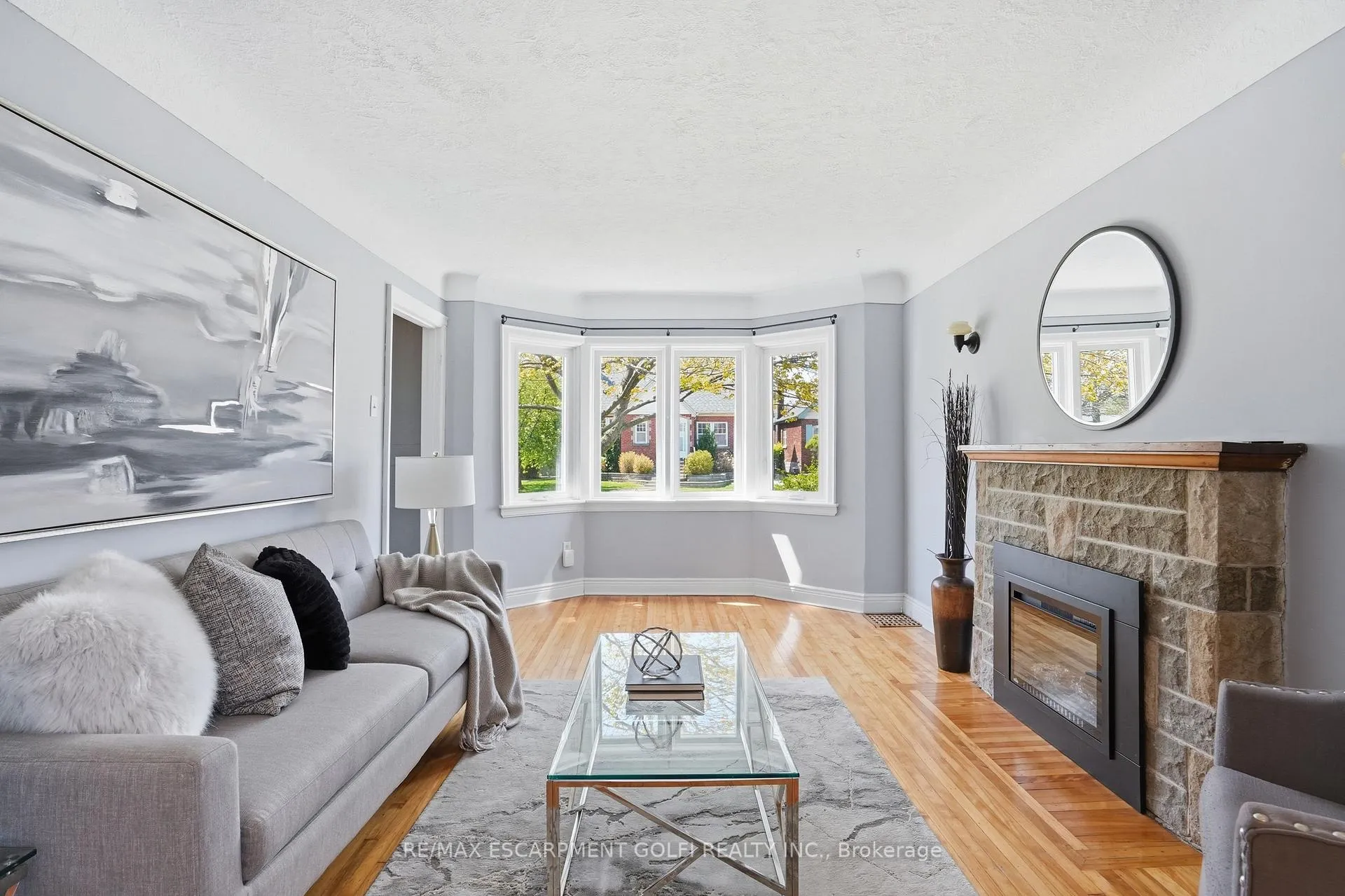 Photo 5 of 115 Empress Avenue, Hamilton, Centremount — HOMEH