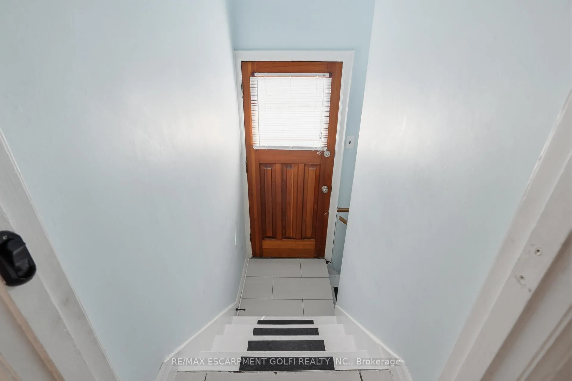 Photo 16 of 115 Empress Avenue, Hamilton, Centremount — HOMEH