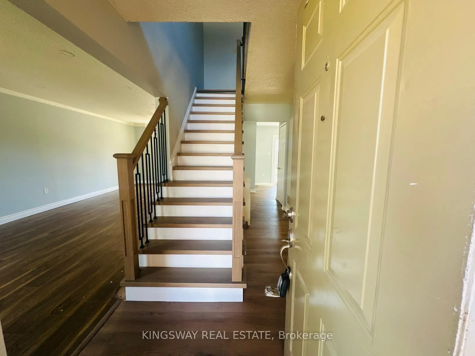 Photo 3 of 1078 Glenbrook Avenue, Oakville, Wedgewood Creek — HOMEH
