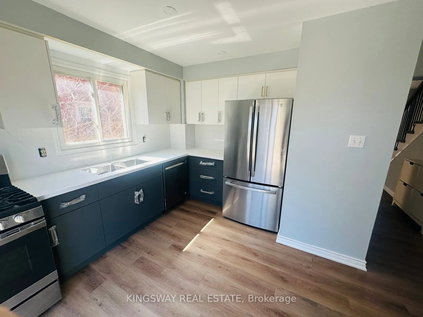 Photo 4 of 1078 Glenbrook Avenue, Oakville, Wedgewood Creek — HOMEH