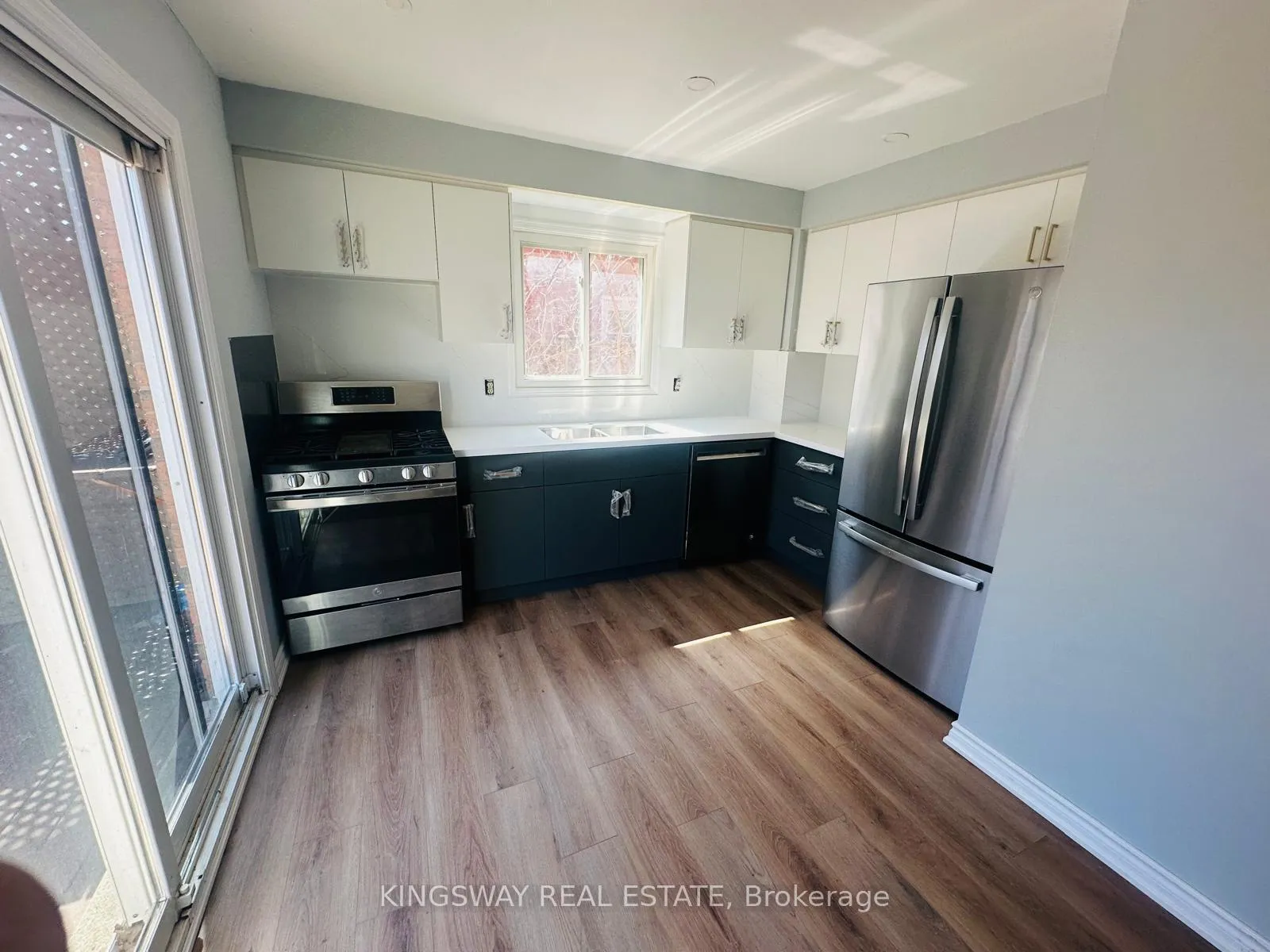 Photo 5 of 1078 Glenbrook Avenue, Oakville, Wedgewood Creek — HOMEH