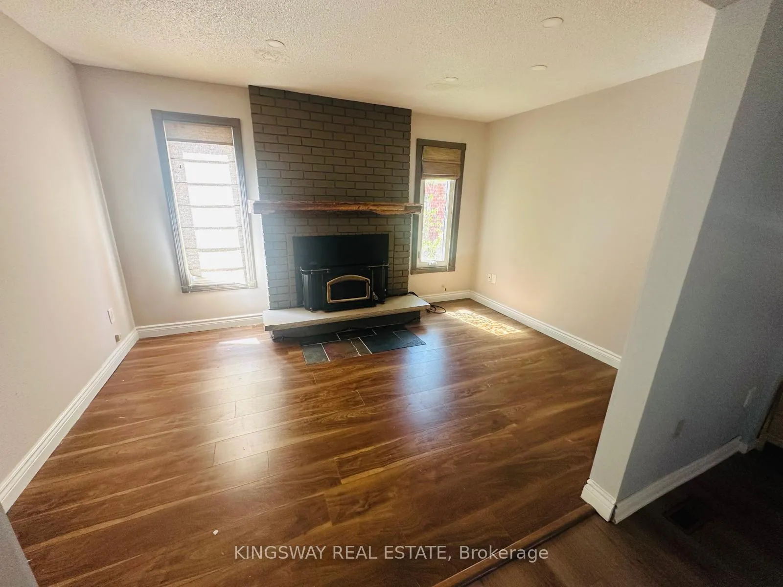 Photo 7 of 1078 Glenbrook Avenue, Oakville, Wedgewood Creek — HOMEH