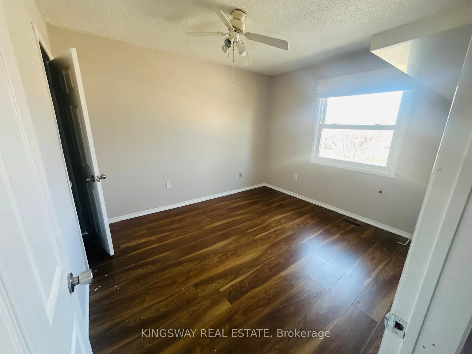 Photo 12 of 1078 Glenbrook Avenue, Oakville, Wedgewood Creek — HOMEH