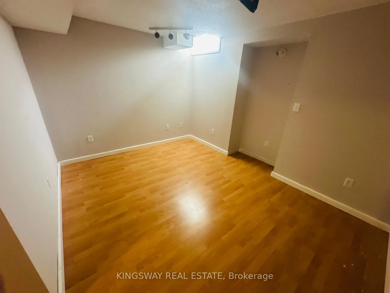 Photo 14 of 1078 Glenbrook Avenue, Oakville, Wedgewood Creek — HOMEH