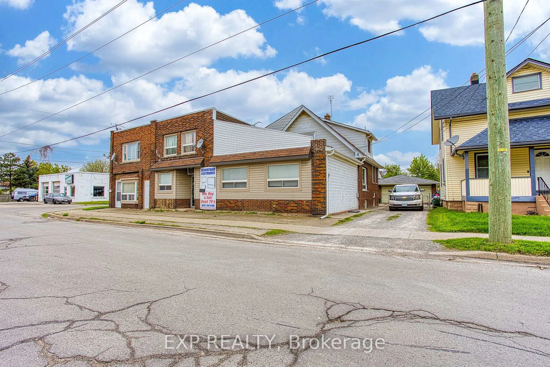 Photo 2 of 4727-4729 Ferguson Street, Niagara Falls, Downtown — HOMEH
