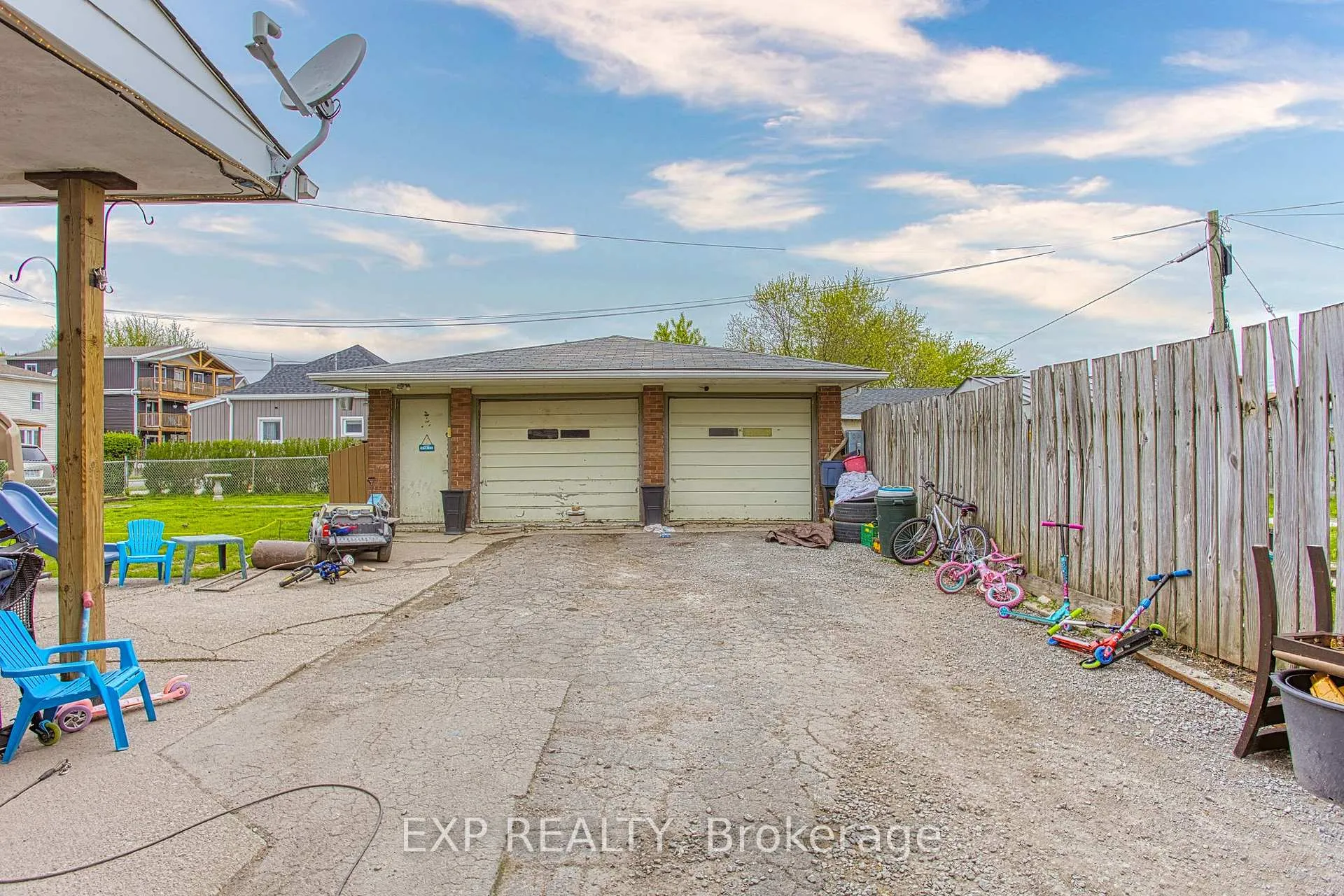 Photo 6 of 4727-4729 Ferguson Street, Niagara Falls, Downtown — HOMEH