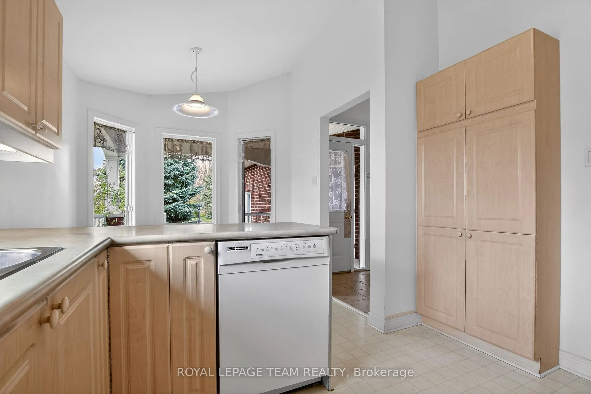 Photo 6 of 78 Amberlakes Drive, Ottawa, Stittsville (Central) — HOMEH