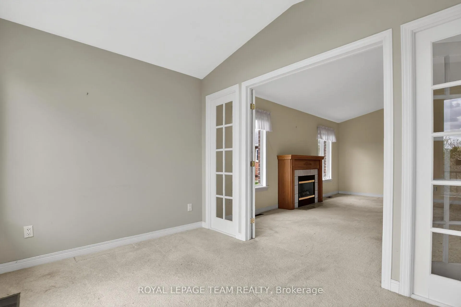 Photo 12 of 78 Amberlakes Drive, Ottawa, Stittsville (Central) — HOMEH