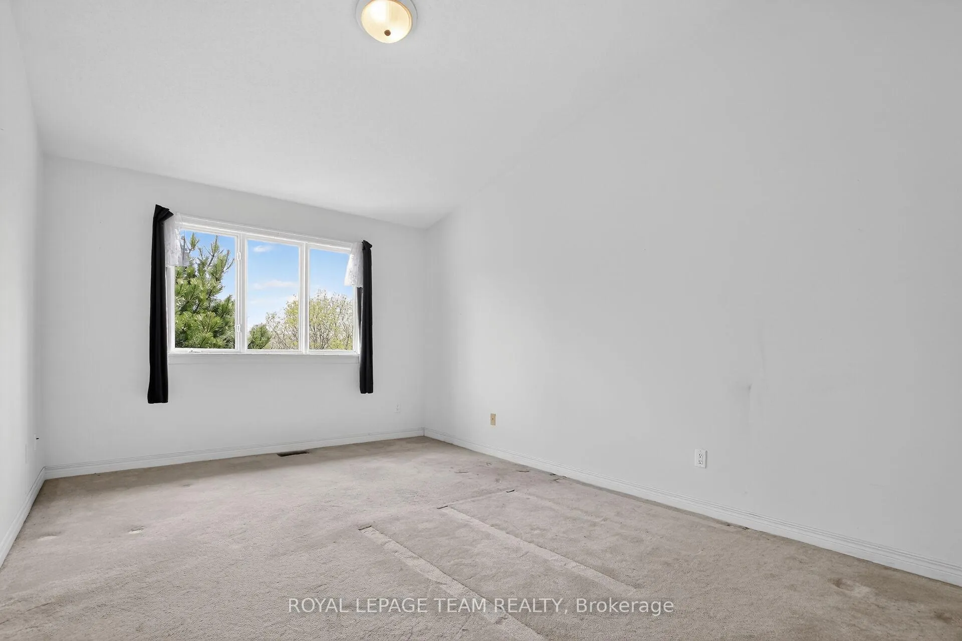 Photo 13 of 78 Amberlakes Drive, Ottawa, Stittsville (Central) — HOMEH