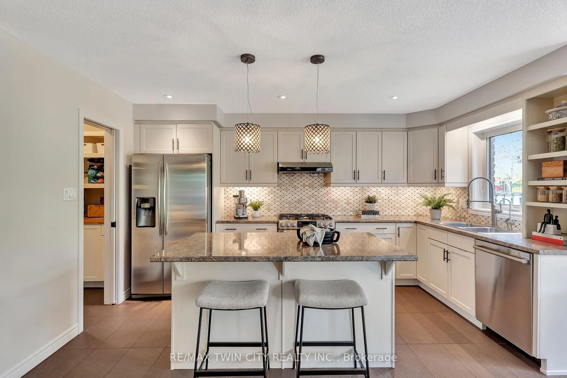 Photo 8 of 82 Maplecrest Drive, Woolwich, Breslau — HOMEH