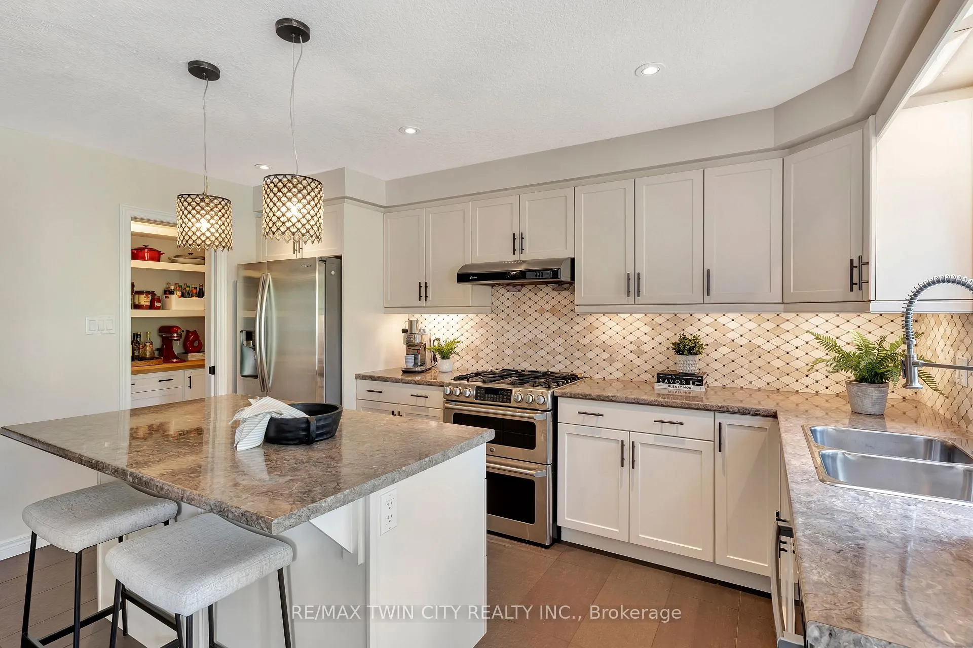 Photo 9 of 82 Maplecrest Drive, Woolwich, Breslau — HOMEH
