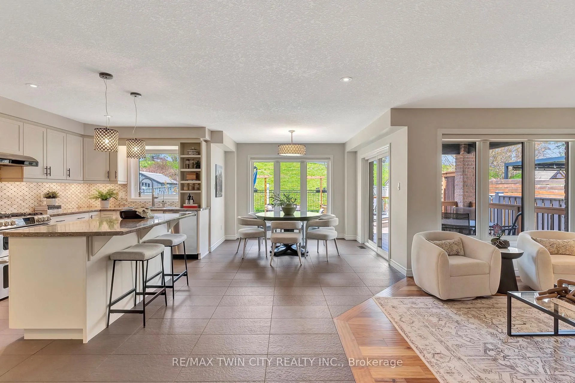Photo 10 of 82 Maplecrest Drive, Woolwich, Breslau — HOMEH