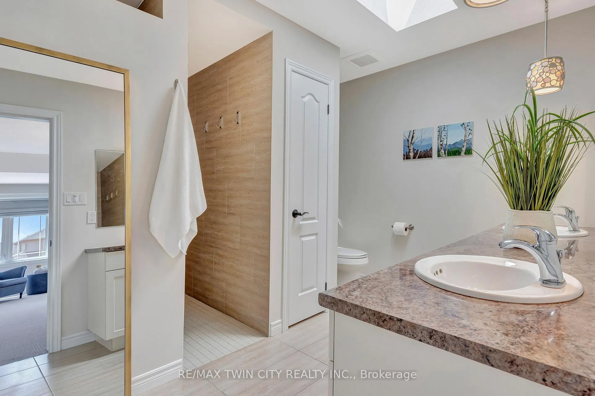 Photo 15 of 82 Maplecrest Drive, Woolwich, Breslau — HOMEH